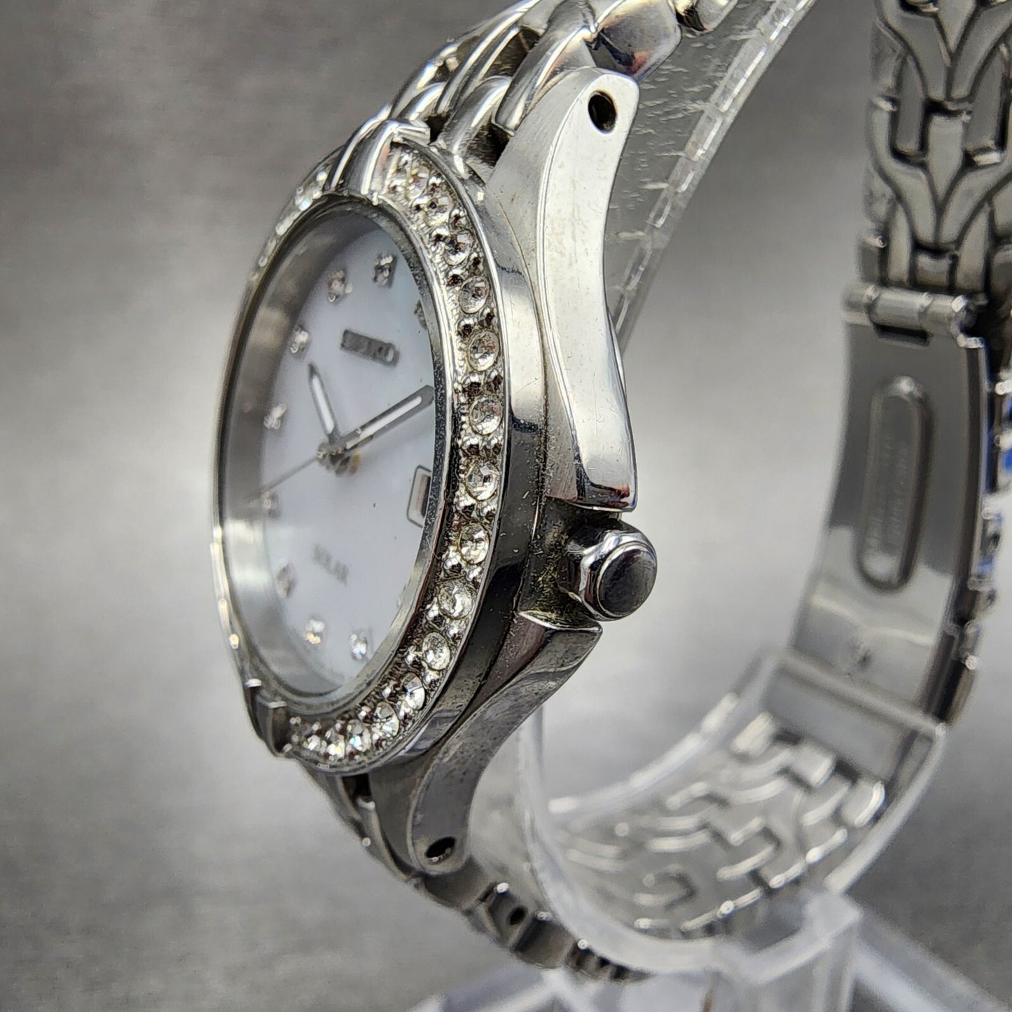 Seiko Solar Watch Women 27mm MOP Dial Steel Date Round Crystal Bezel Runs2