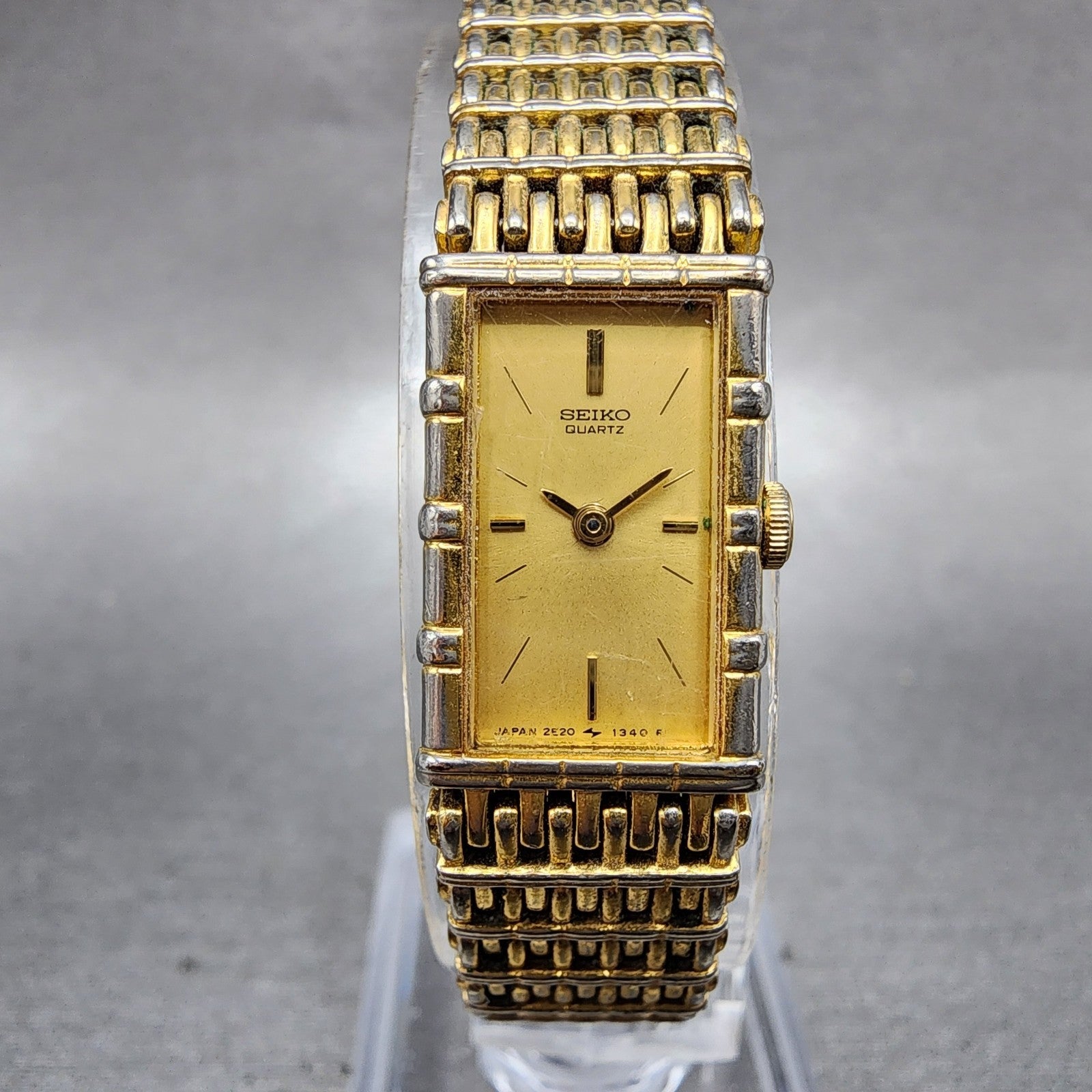 Seiko Tank Watch Women 12mm Champagne Dial Gold Tone 2e205079 New Battery0