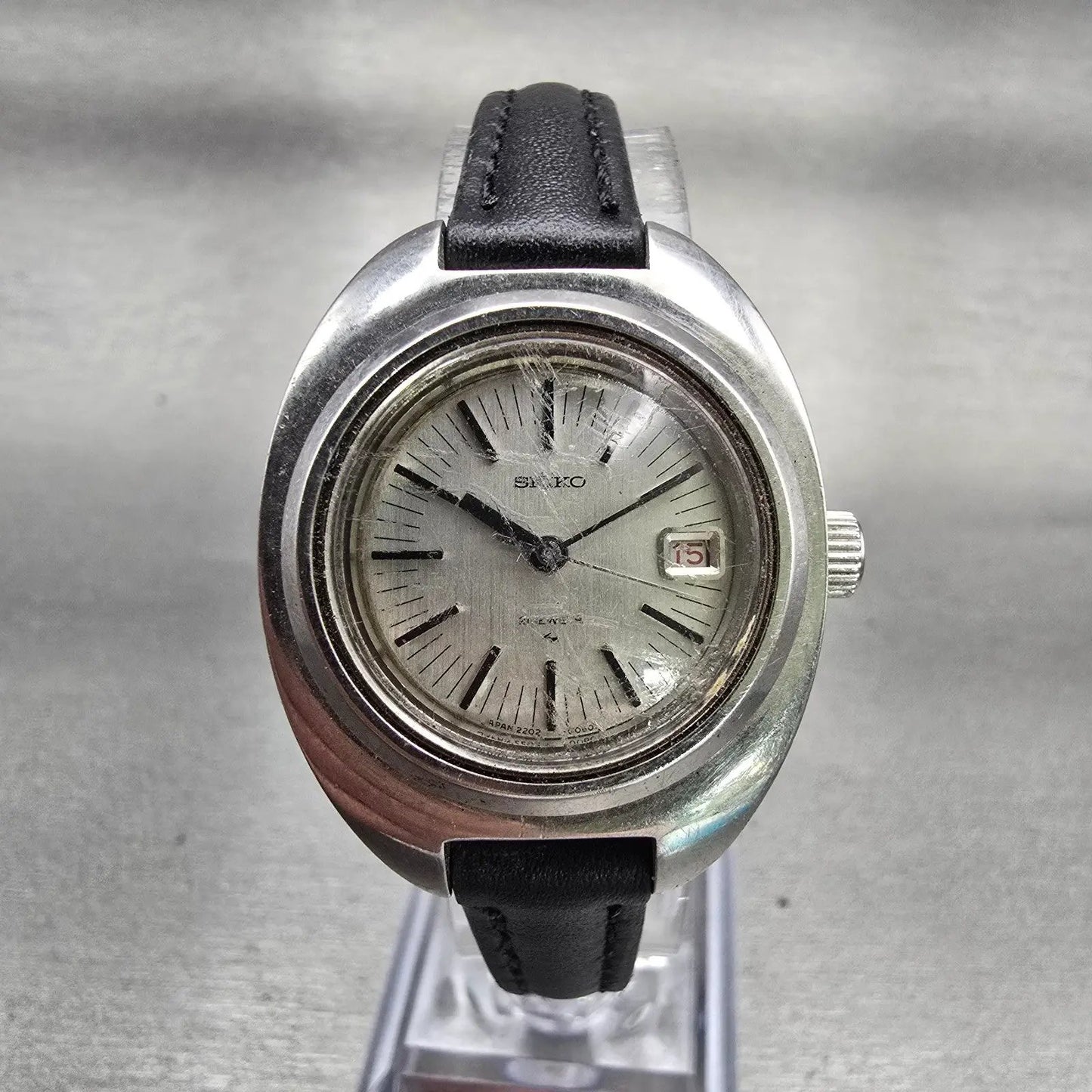 Seiko Watch Women 21mm Silver Dial Silver Tone Date Oval 2202-0050 Vintage Works0