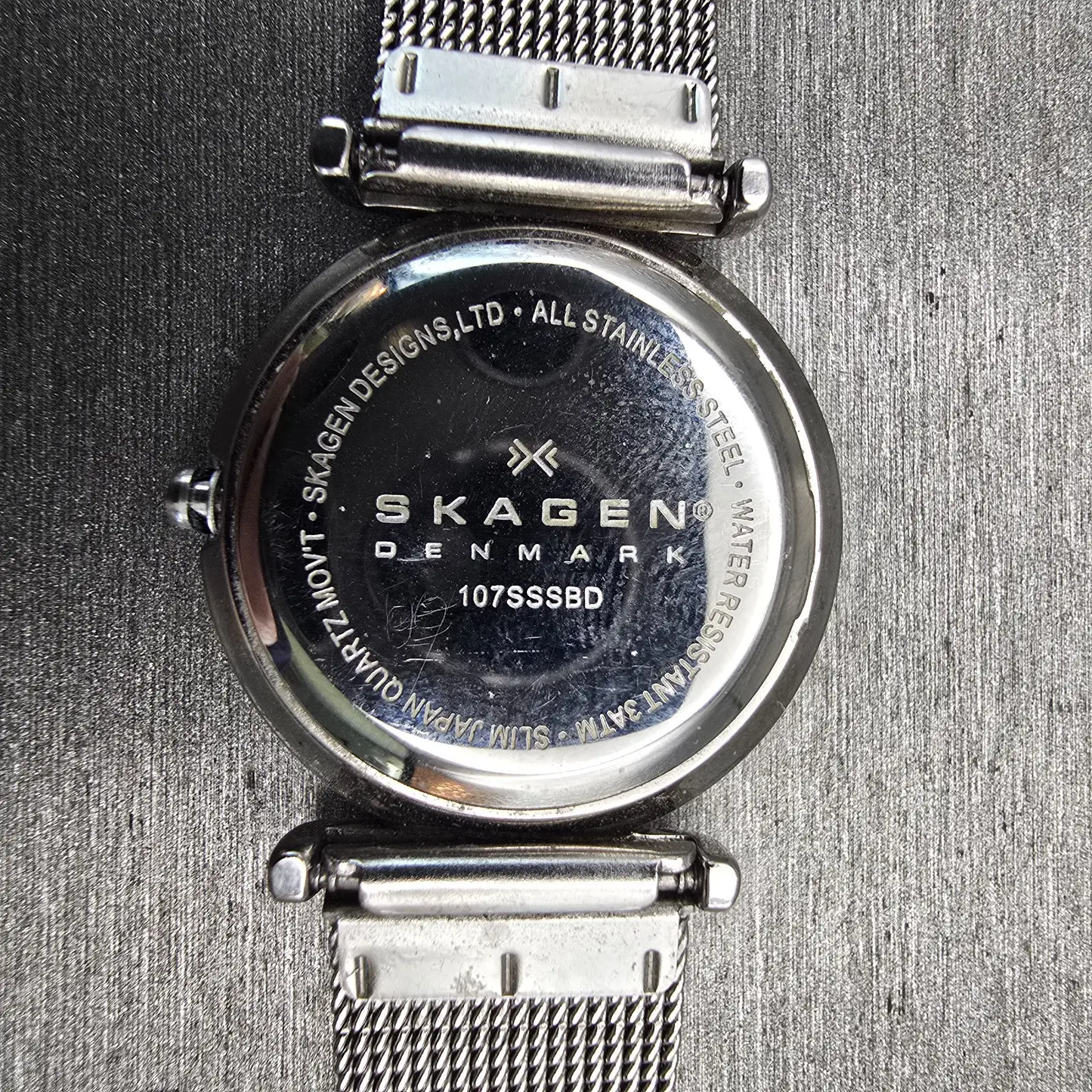 Skagen Denmark Watch Women 25mm Black Dial Silver Tone Round 107SSSBD New Batt10