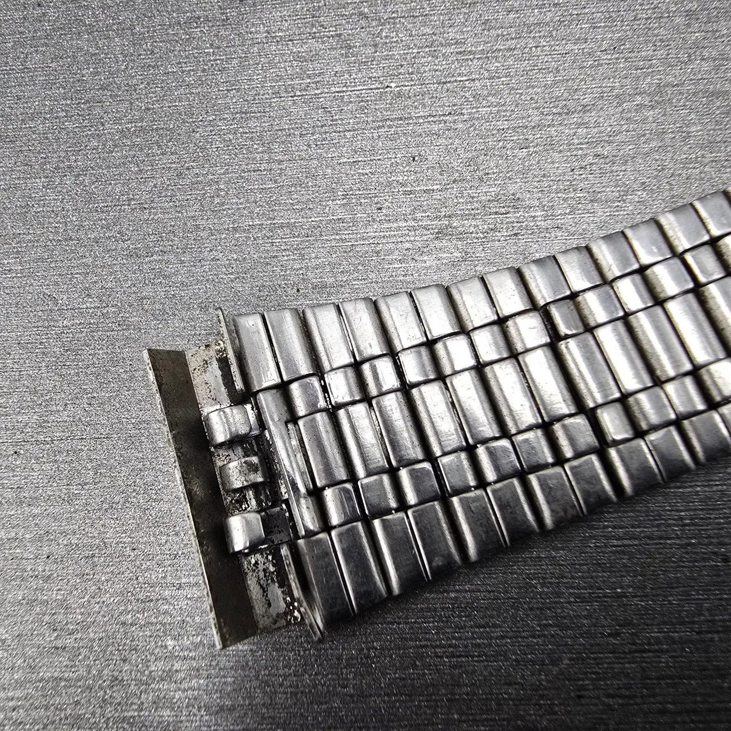Seiko SQ Bracelet 20mm Stainless Steel Silver Tone Tri Folding Clasp VTG 610509