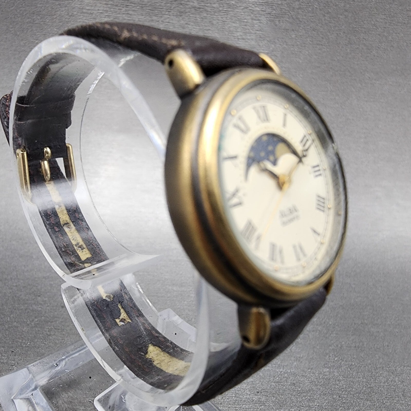 Seiko Alba Moon Phase Watch Women 20mm Champagne Dial Brass Tone Round New Batt3
