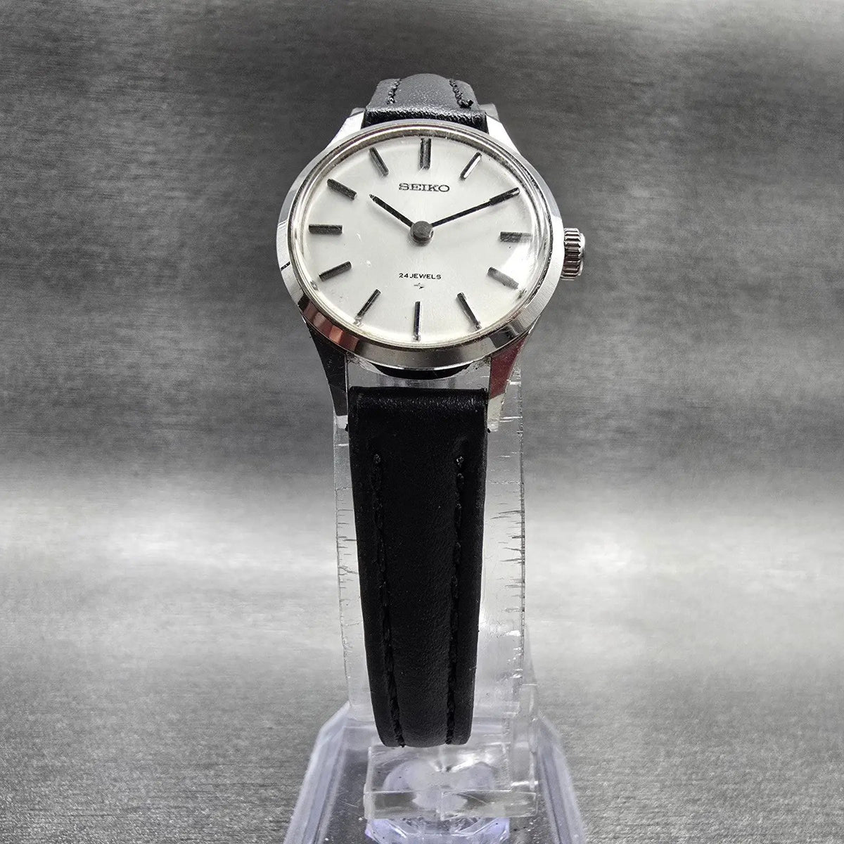 Seiko Watch Women 21mm Silver Dial Silver Tone Round 2220-0020 Manual Wind Runs5