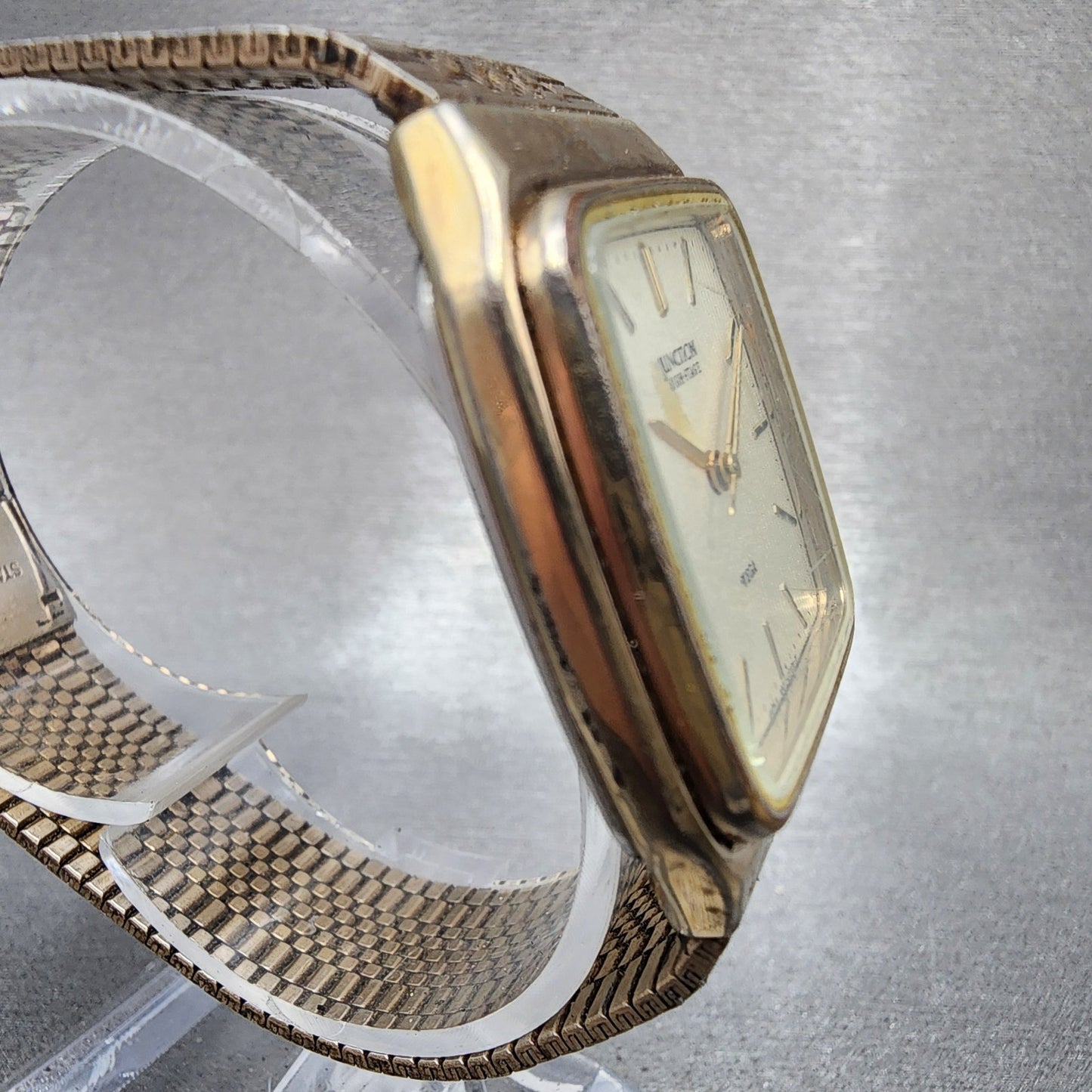 Vega Junction Tank Watch Men 29mm Cream Dial Gold Tone Rectangle New Battery4