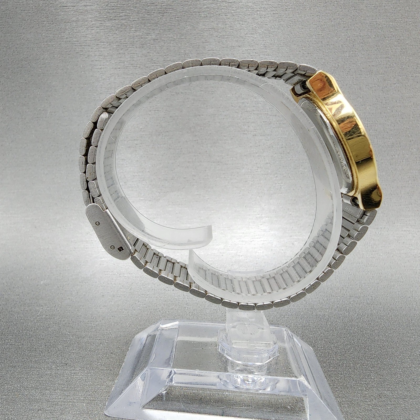 Seiko Watch Women 28mm Champagne Dial Gold Tone Round 5y916010 New Battery8