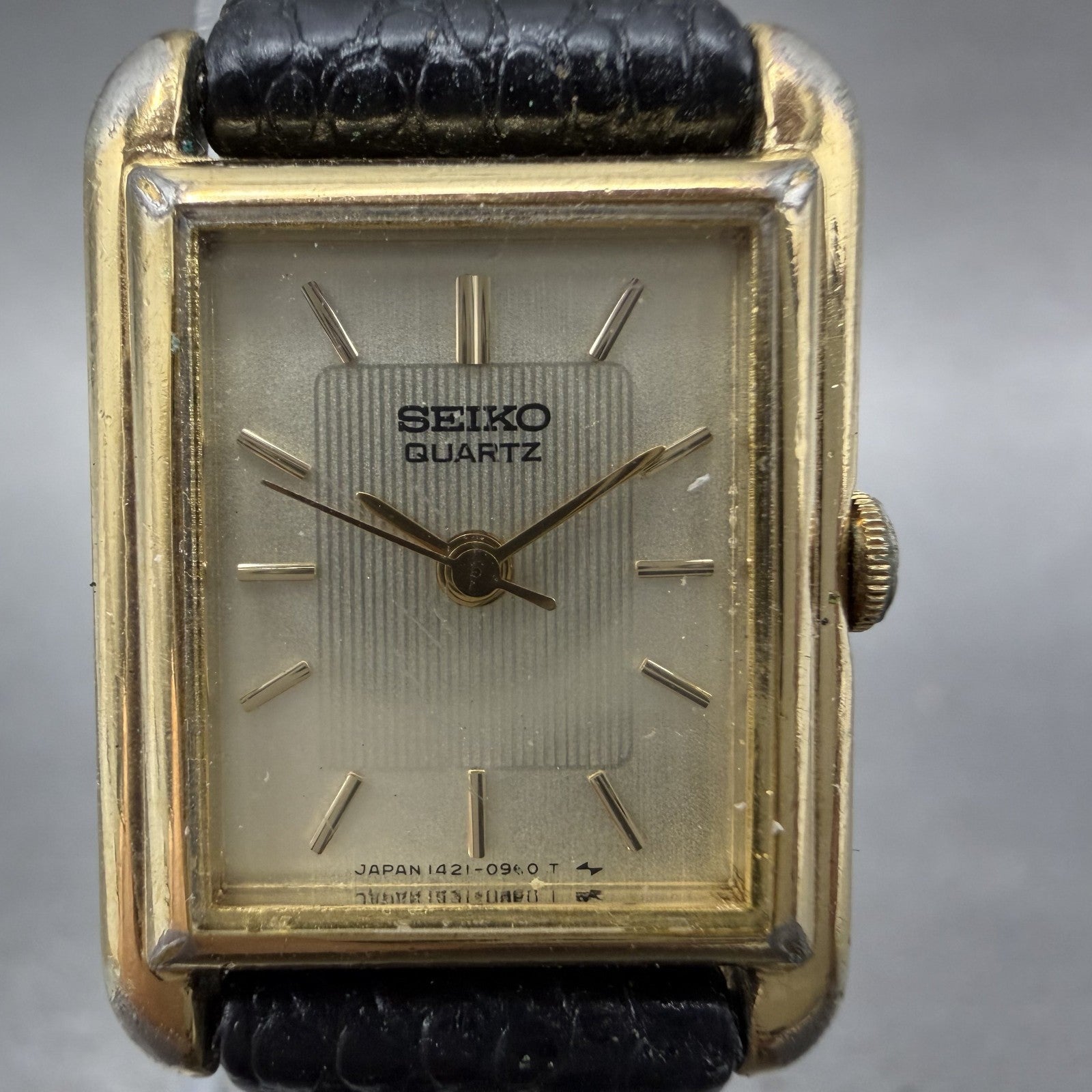 Seiko Tank Watch Women 18mm Champagne Dial Gold Tone Rectangle 14215570 New Bat1