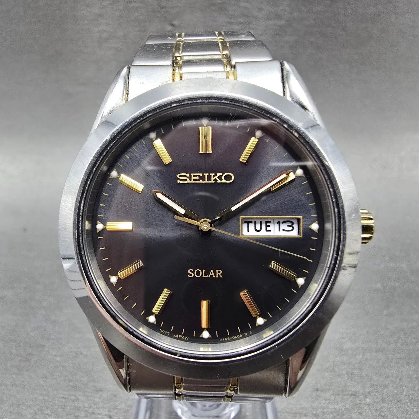 Seiko Solar Watch Men 37mm Black Dial Two Tone Daydate Round V158-0AB0 Runs YJH0