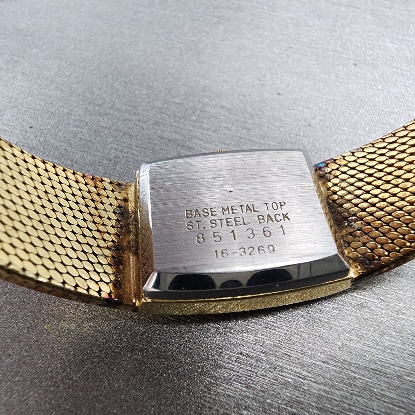 Seiko Tank Watch Women 16mm Champagne Dial Gold Tone Rectangle 163269 New Batt9