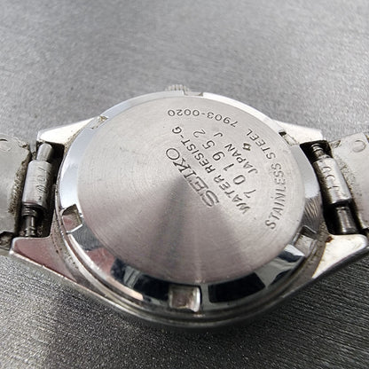 VTG Seiko Watch Women 24mm Blue Dial Silver Tone Daydate Round 79030020 NewBat9