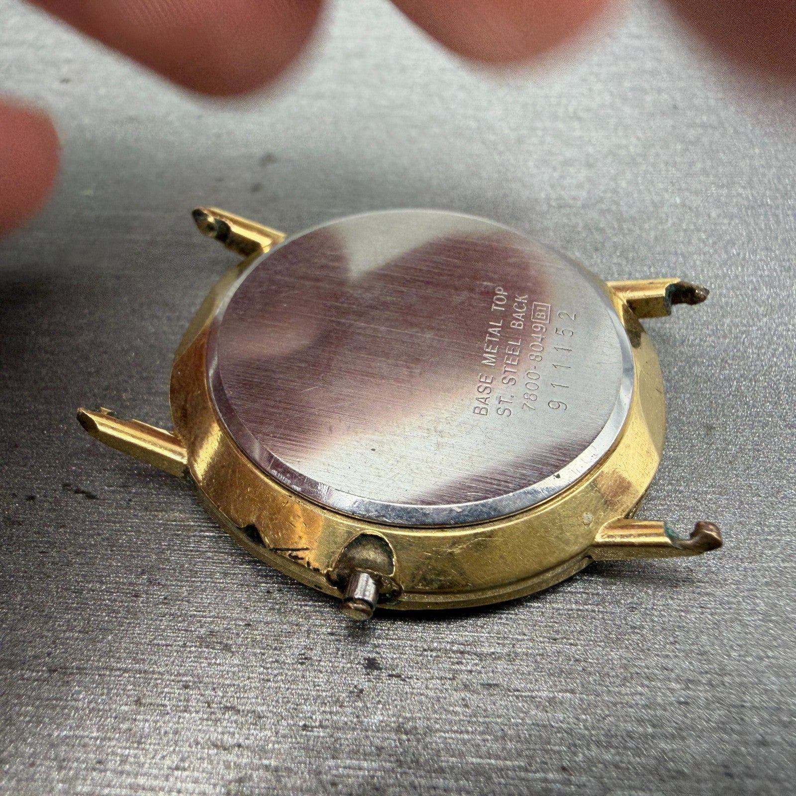 Seiko Watch Men 32mm White Dial Gold Tone Round HAS NO CROWN!!!! 7800-8049 PARTS9