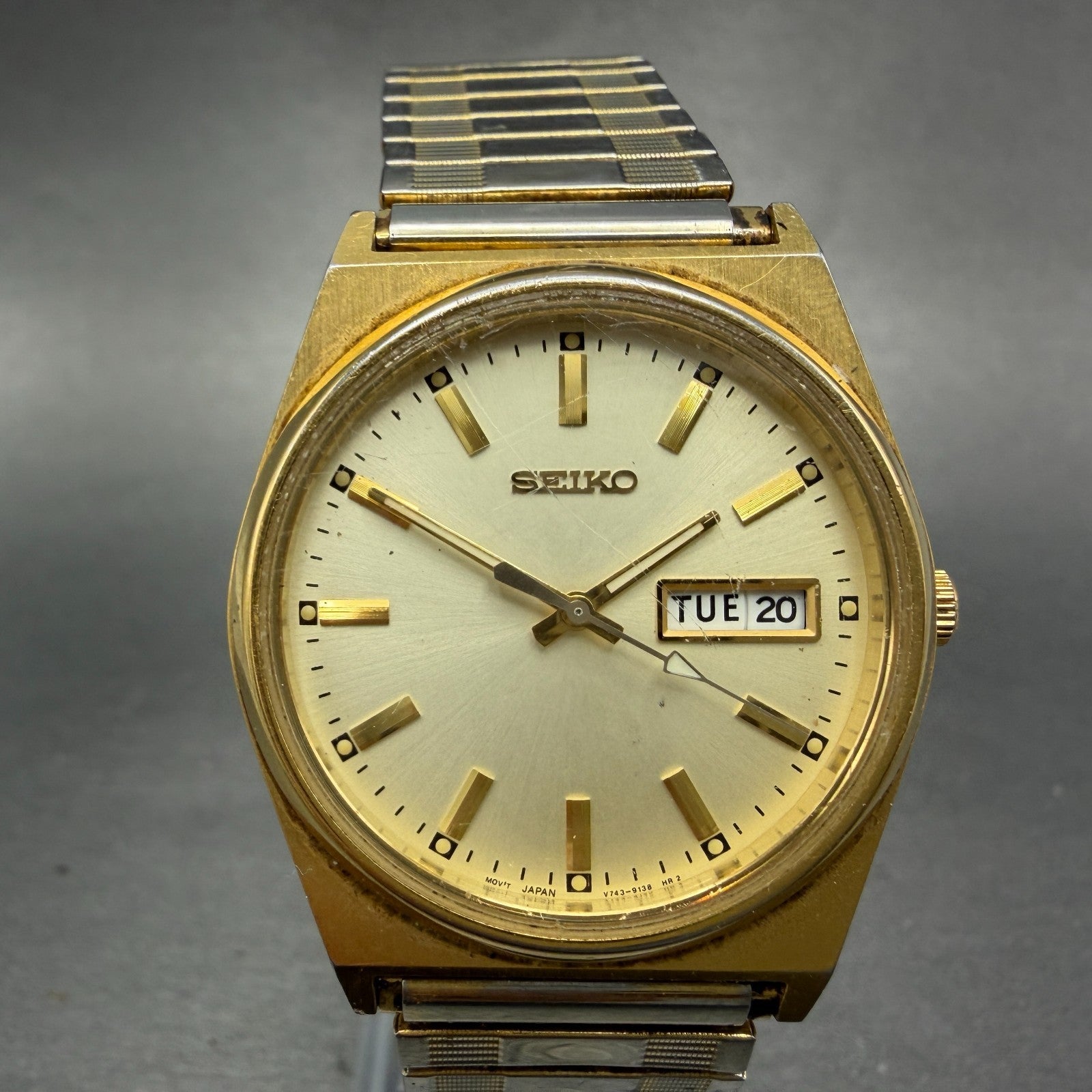 Seiko Watch Men 35mm Champagne Dial Gold Tone Daydate Round V743-9029 PARTS0