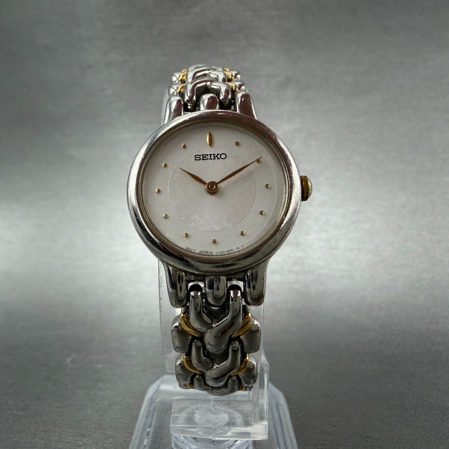 Seiko Watch Women 24mm White Dial Two Tone Round V700-6380 New Battery Vintage5