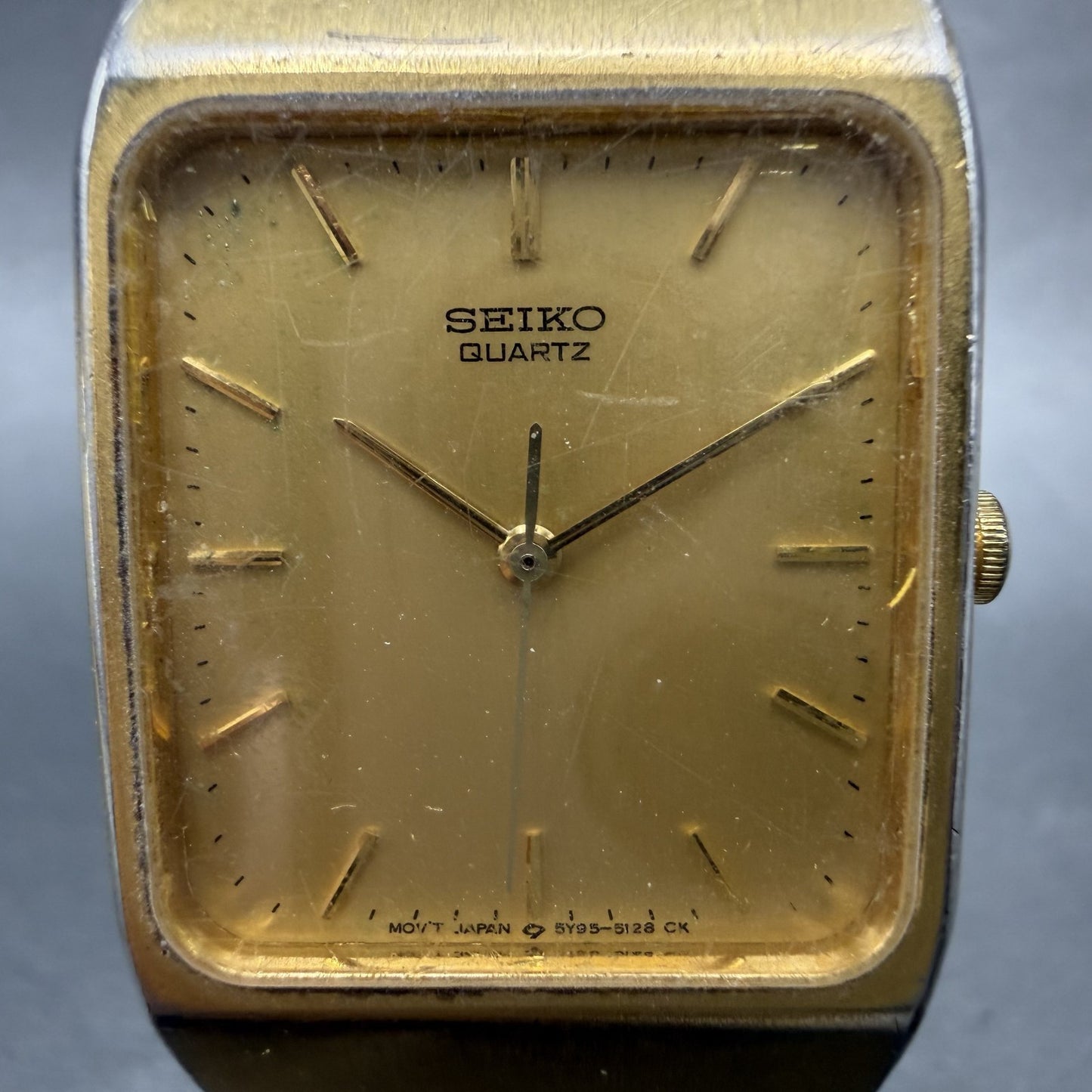 Seiko Tank Watch Men 26mm Champagne Dial Gold Tone Rectangle 5Y955009 New Batt1