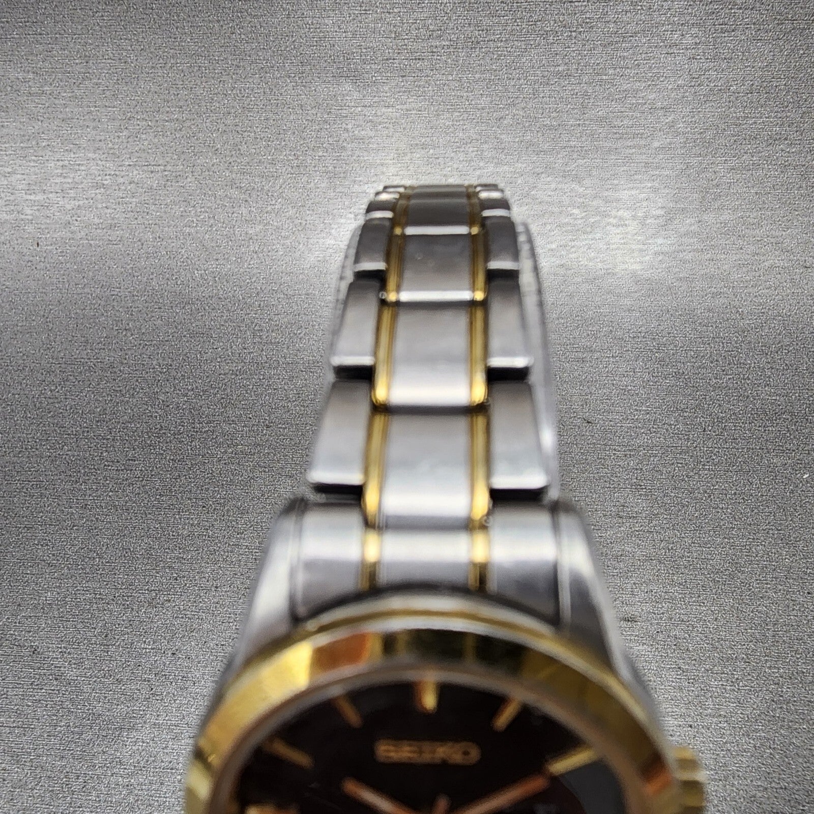 Seiko Solar Watch Women 28mm Blue Dial Two Tone Daydate Round READ!!!! V1380AB04