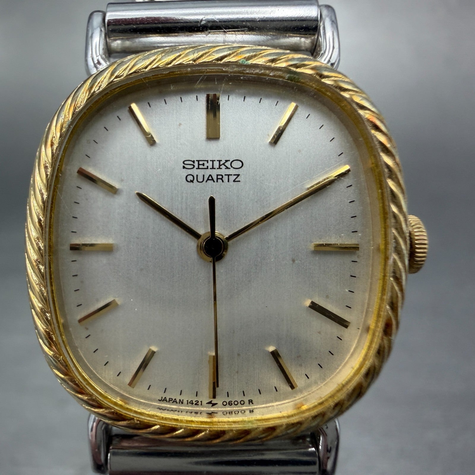 Seiko Watch Women 22mm Silver Dial Two Tone Oval 1421-5410 New Battery Vintage1