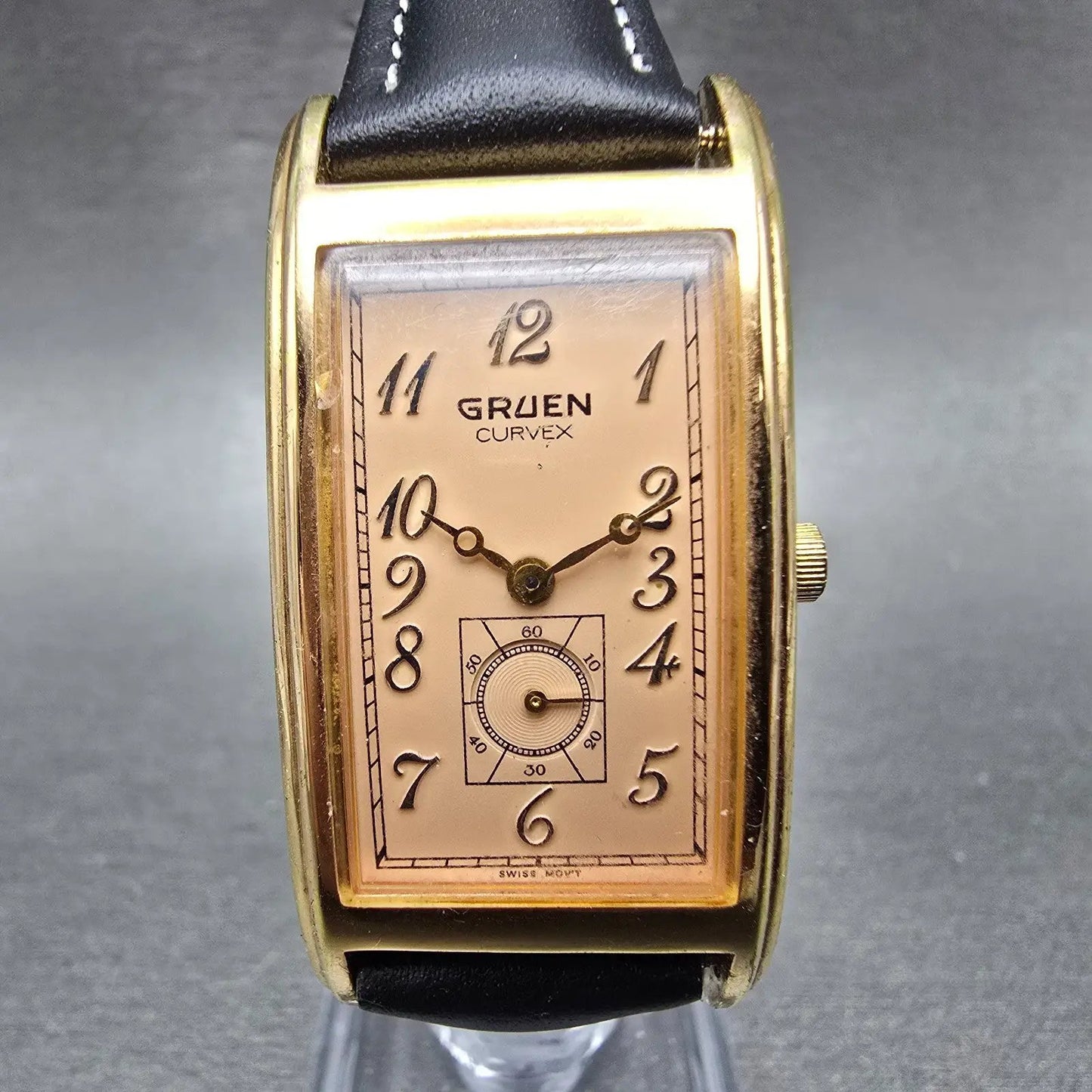 Gruen Curvex Watch Men 22mm Pink Dial Gold Tone Small Second Rectangle New Bat0