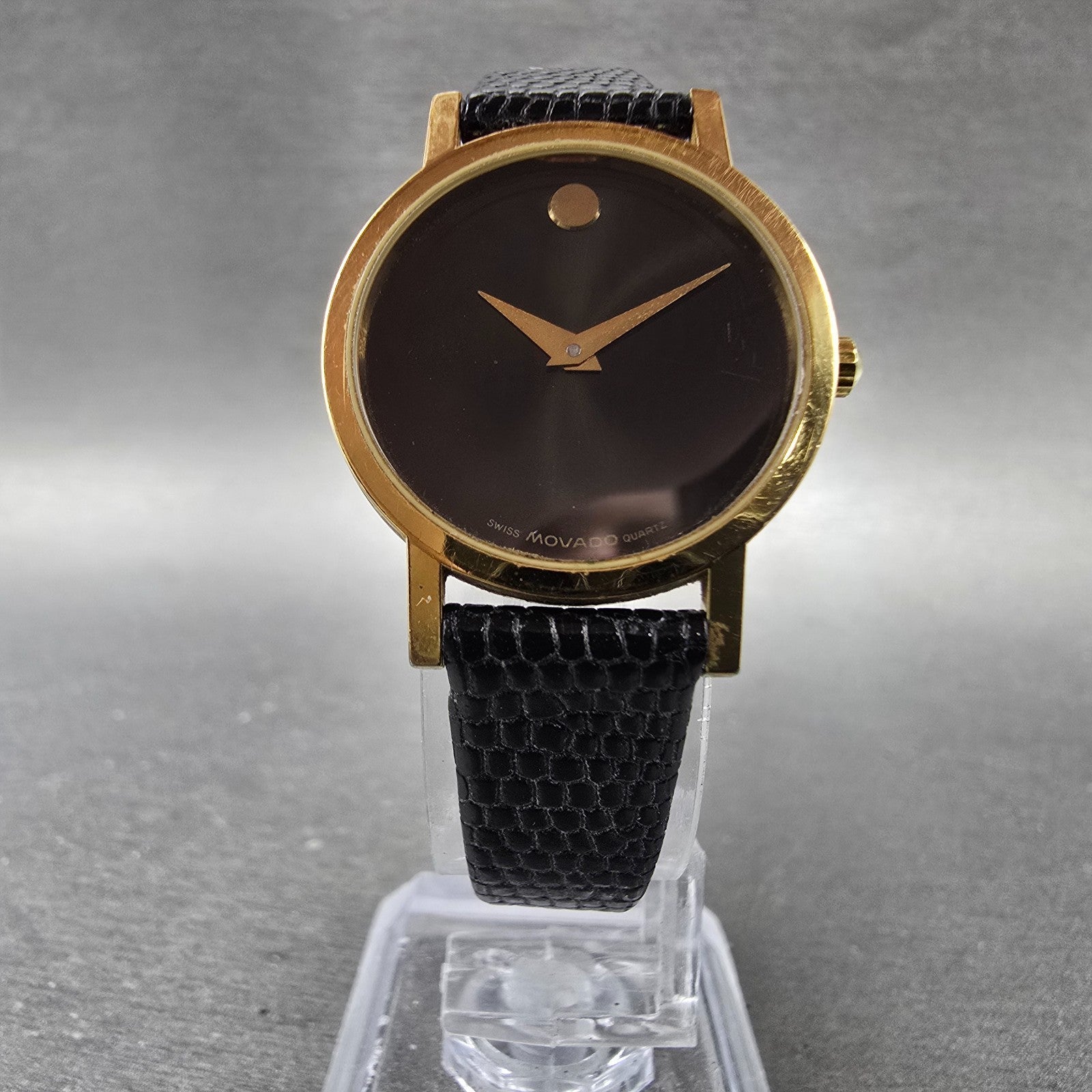 Movado Museum Watch Women 25mm Black Dial Gold Tone Round 87.A1.832 New Batt GHV5