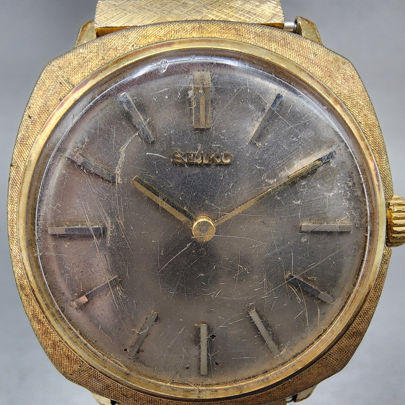 Seiko Watch Women 31mm Gray Dial Gold Plated 25170110 Manual Wind Cushion Runs1