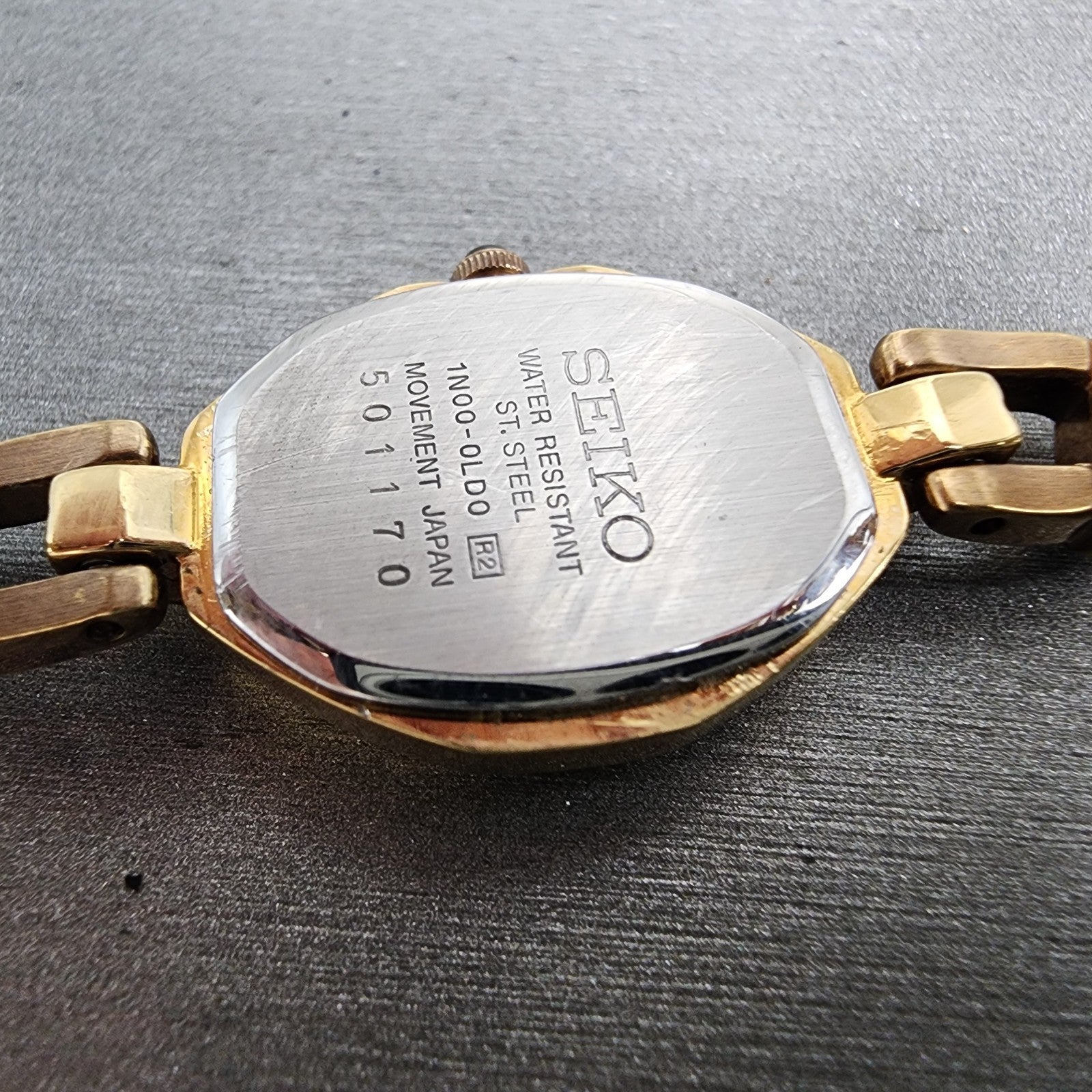Seiko Watch Women 17mm MOP Dial Gold Tone Octagon 1n000ld0 New Battery10