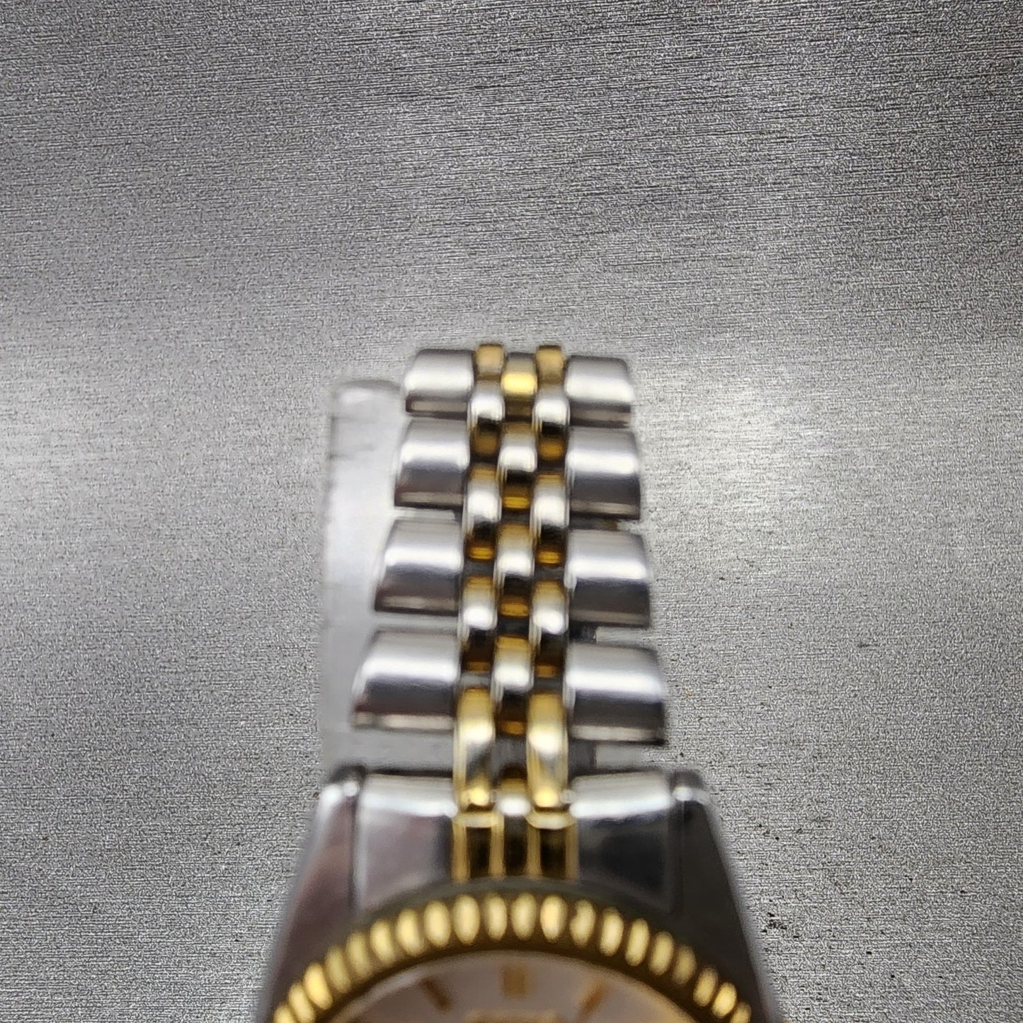 Seiko Watch Women 25mm White Dial Two Tone daydate Round 7n830041 New Batt B1234