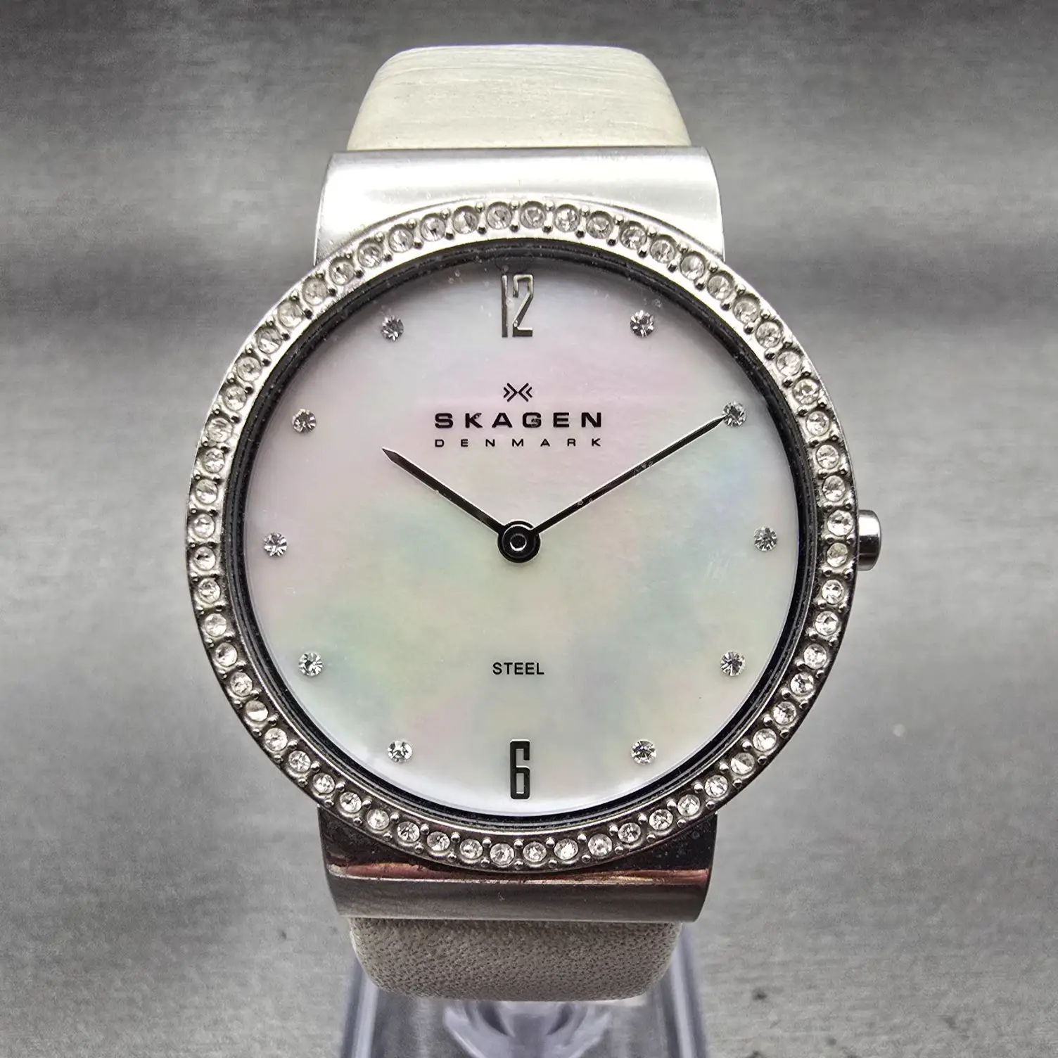 Skagen Watch Women 32mm MOP Dial Silver Tone Gemmed C644LSLW1 New Battery0