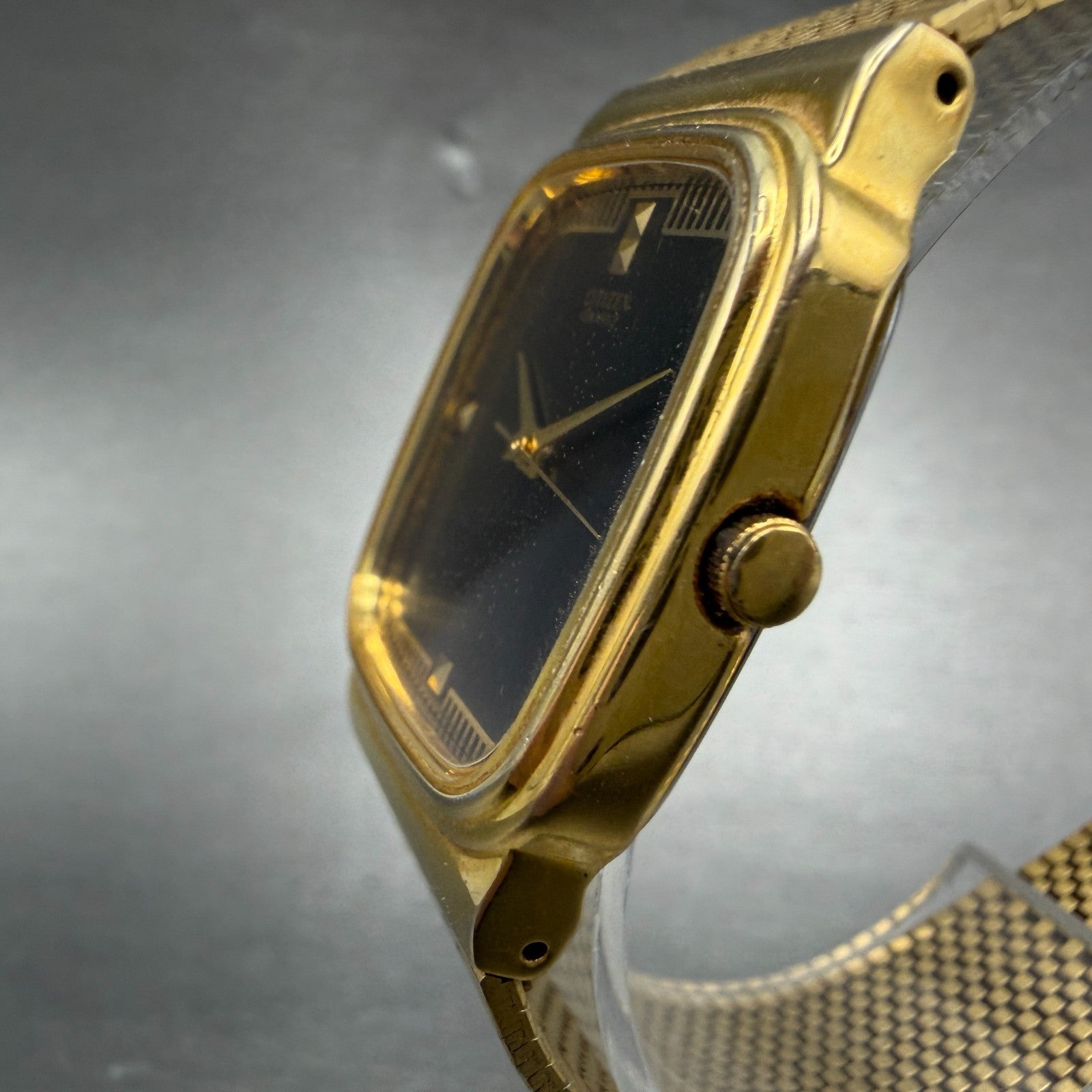 Citizen Tank Watch Men 27mm Black Dial Gold Tone Rectangle 4031-K00101 New Batt2