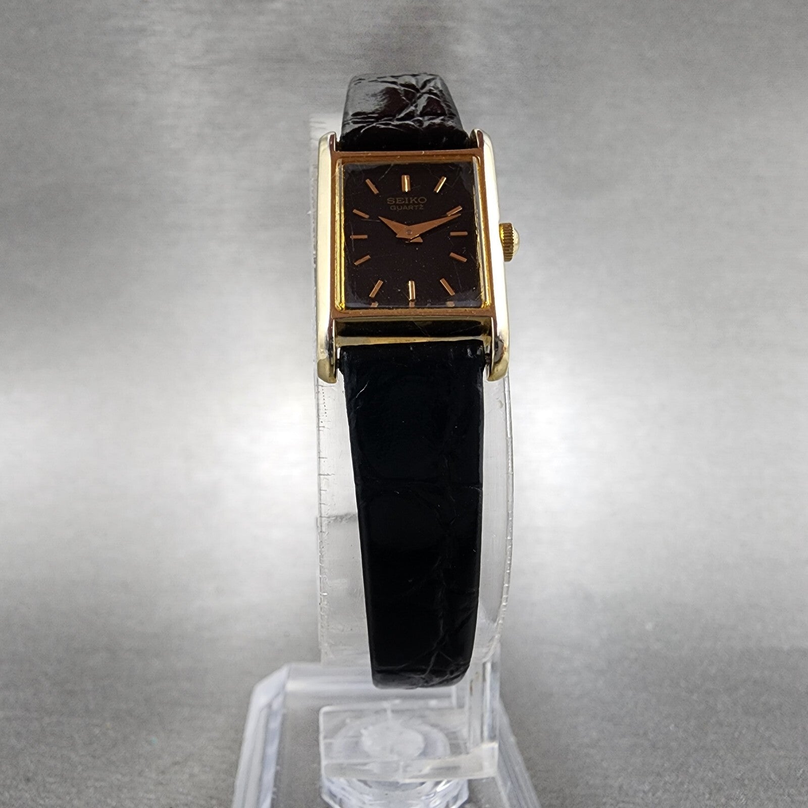 Seiko Tank Watch Women 14mm Black Dial Gold Tone Rectangle 1F205A69 New Battery4
