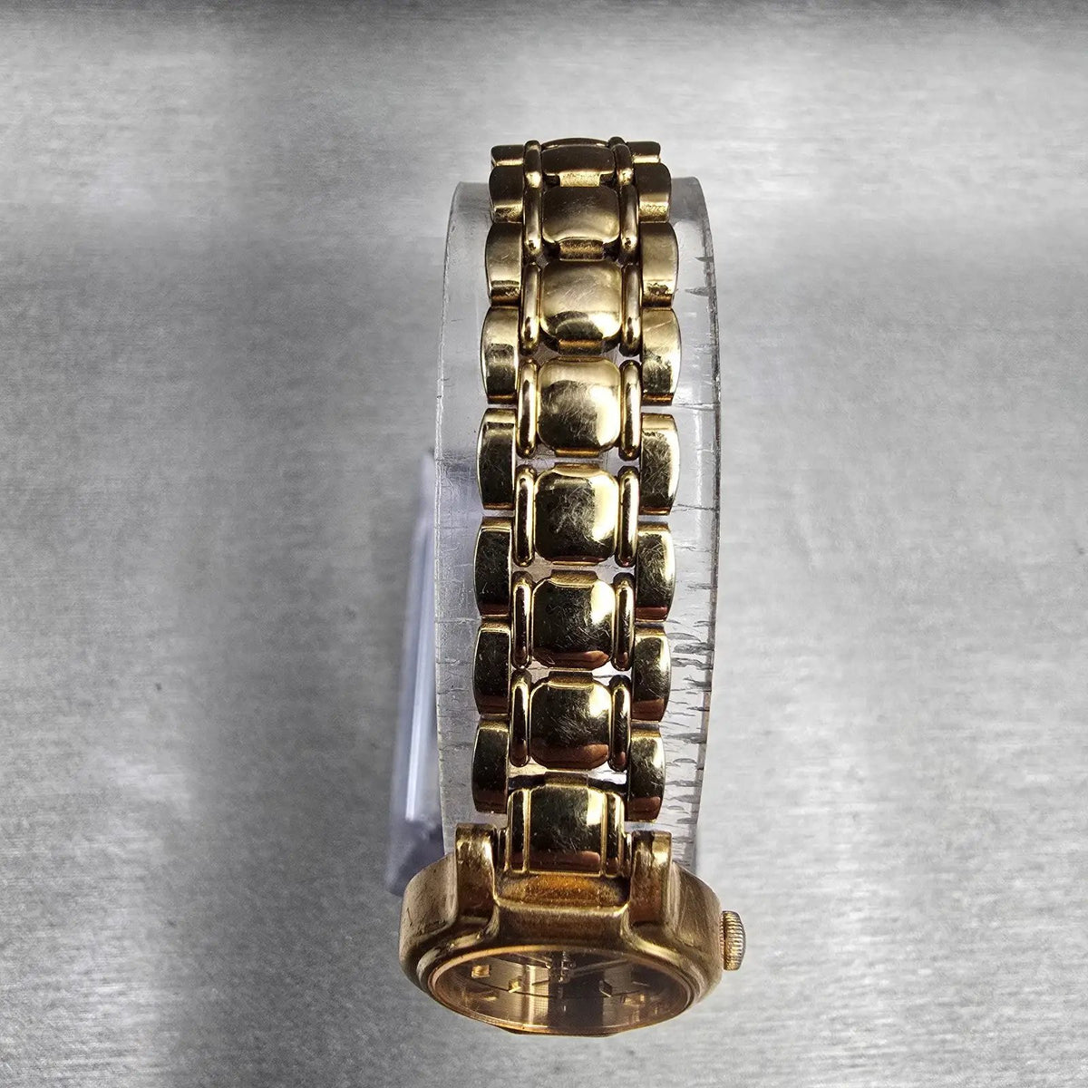 Seiko Watch Women 19mm Black Dial Gold Round V401-0289 New Battery Vintage JP564