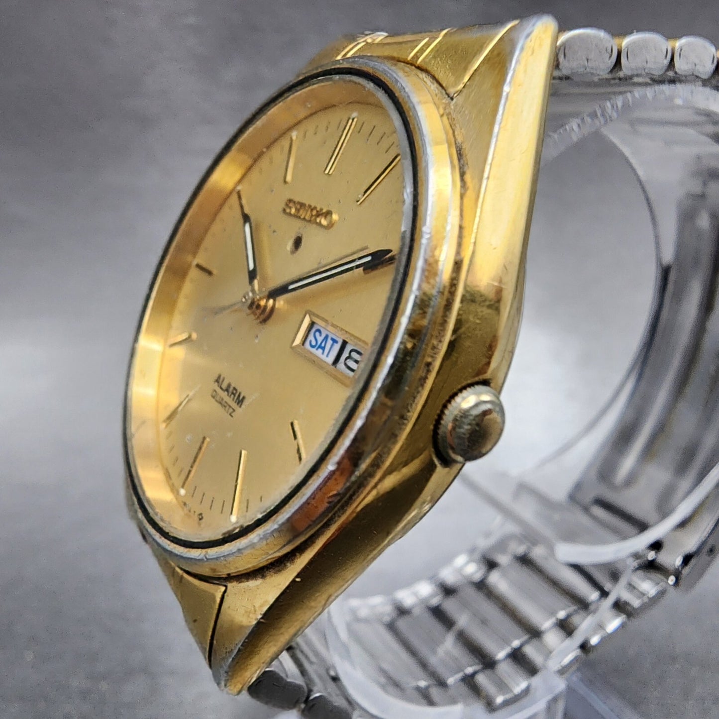 Seiko Alarm Watch Men 34mm Gold Dial Gold Tone Daydate Round 5C23-8009 READ!!!!!