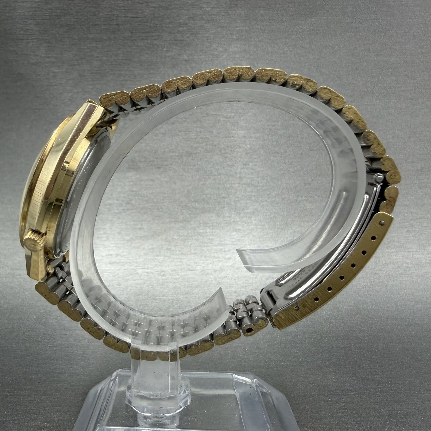 Bulova Accutron Watch Men 37mm Champagne Dial Gold Tone Date Round New Batt N76