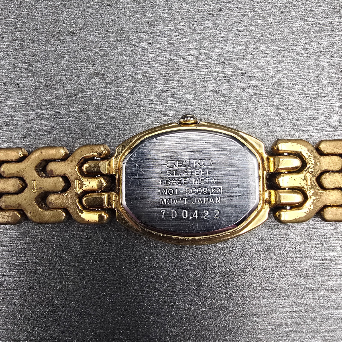 Seiko Watch Women 18mm Ivory Dial Gold Tone Oval 1N01-5C09 New Battery Vintage10