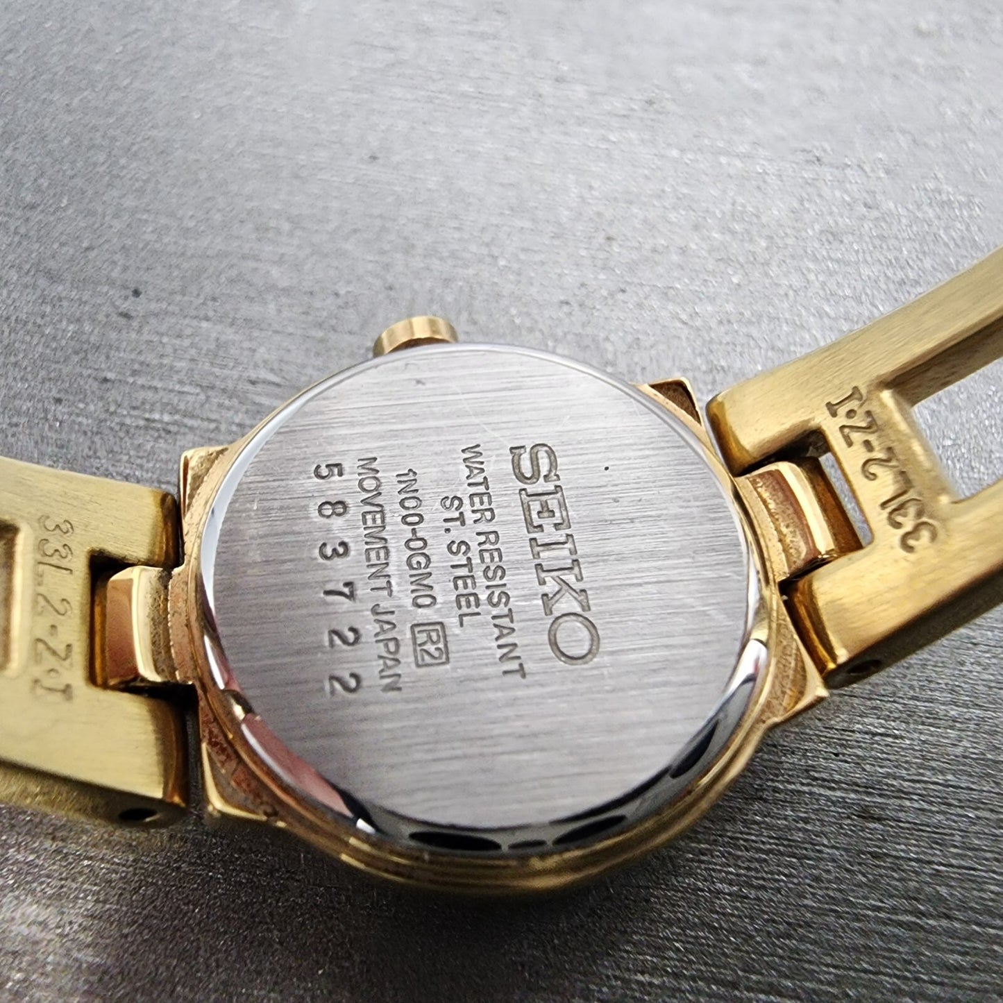 Seiko Watch Women 20mm Black Dial Gold Tone Round 1N000GM0 New Battery9