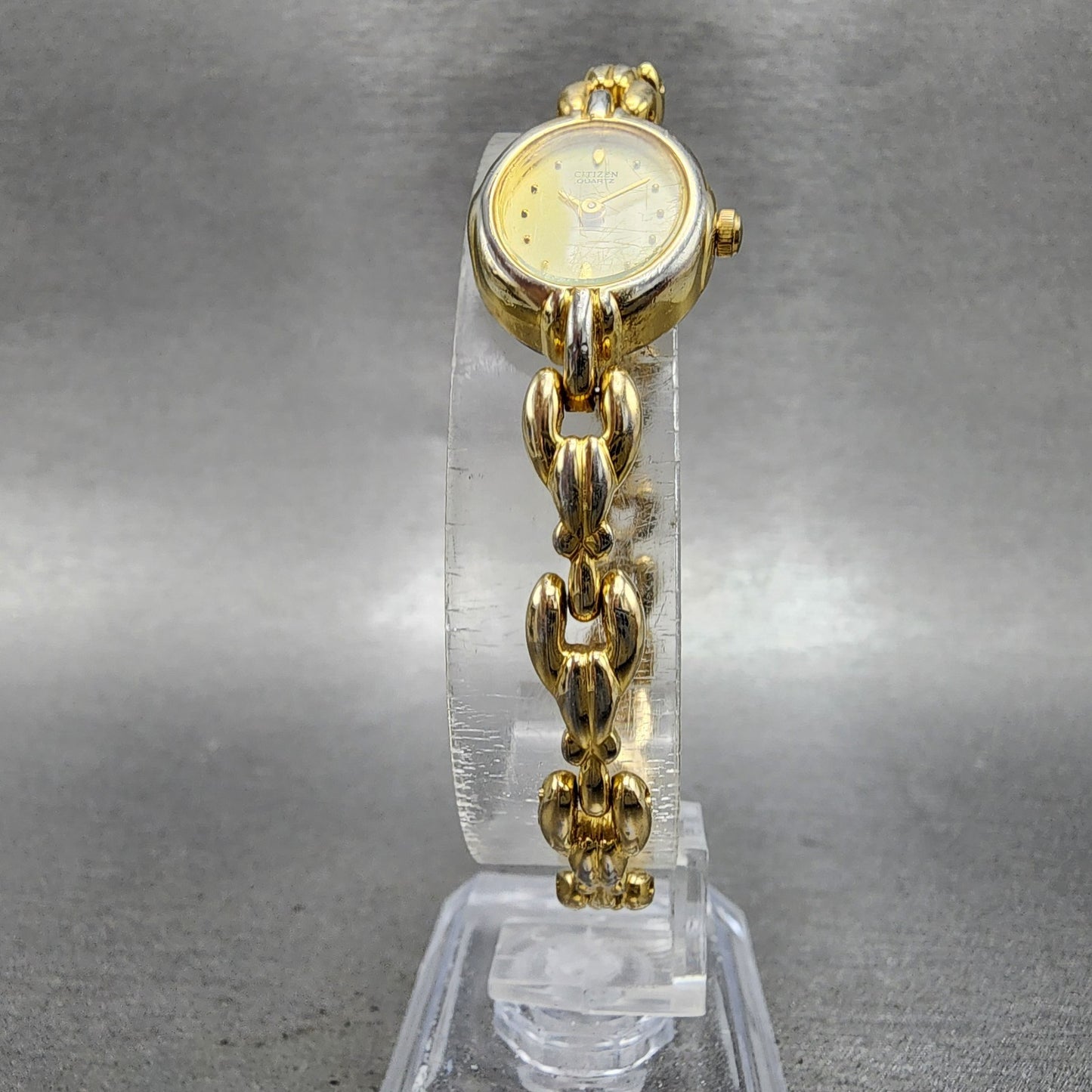 Citizen Watch Women 16mm Champagne Dial Gold Tone Oval 3220S36483 New Battery5