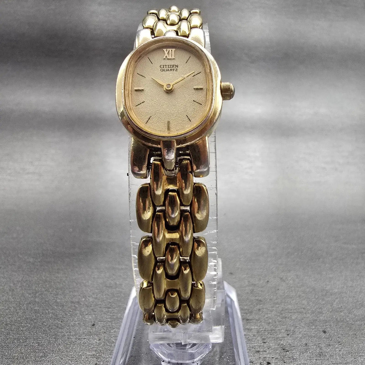 Citizen Watch Women 17mm Champagne Dial Gold Tone Oval 5920-S56603 New Battery L5