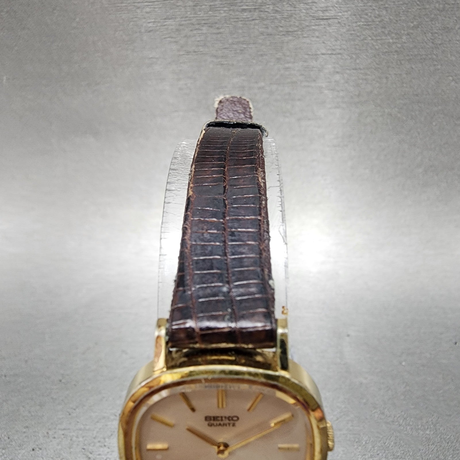 Seiko Watch Women 23mm Silver Dial Gold Tone Rectangle 23205660 New Battery4