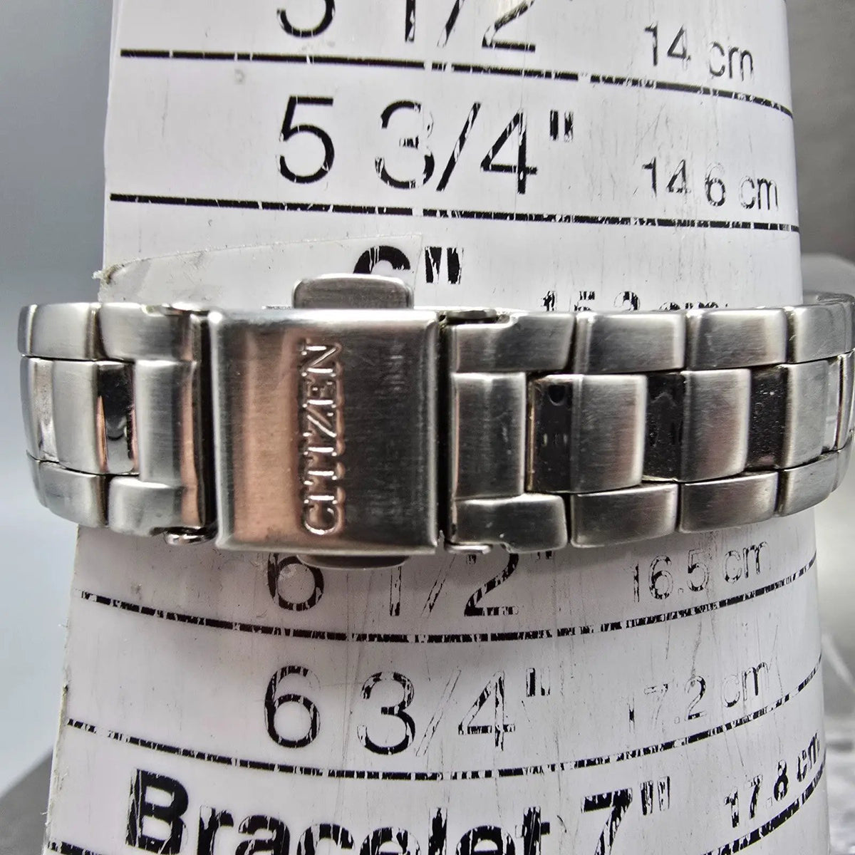 Citizen Eco-Drive Watch Women 25mm White Dial Silver Tone Date E011-S033705 JP10
