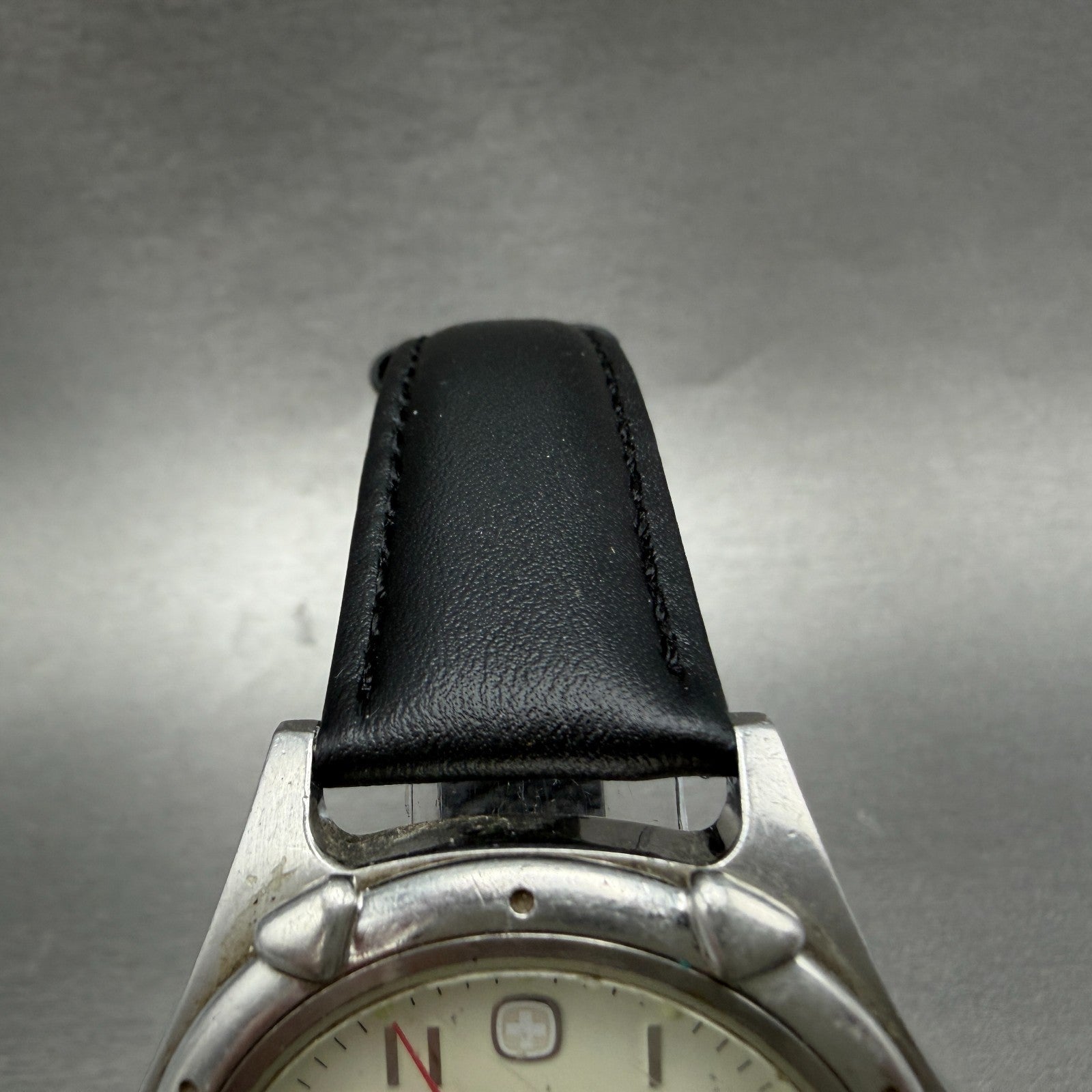 Wenger Watch Men 41mm White Dial Steel Date Round 7311X Band New Battery4