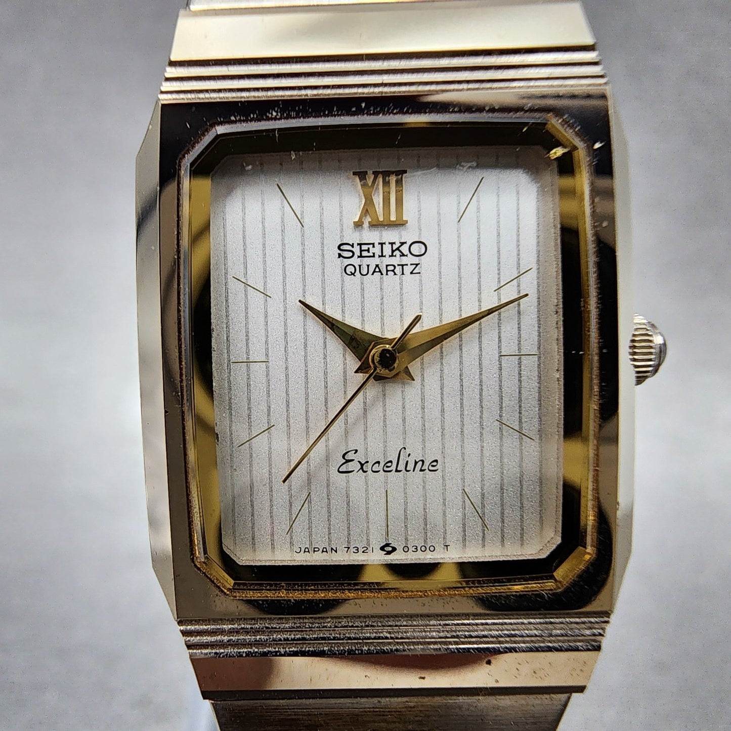 Seiko Exceline Tank Watch Women 19mm Silver Dial Gold Tone Rectangle New Battery1