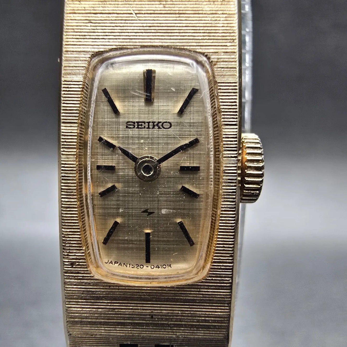 Seiko Tank Watch Women 12mm Gold Dial Gold Tone Rectangle 1520-3339 Manual Wind1