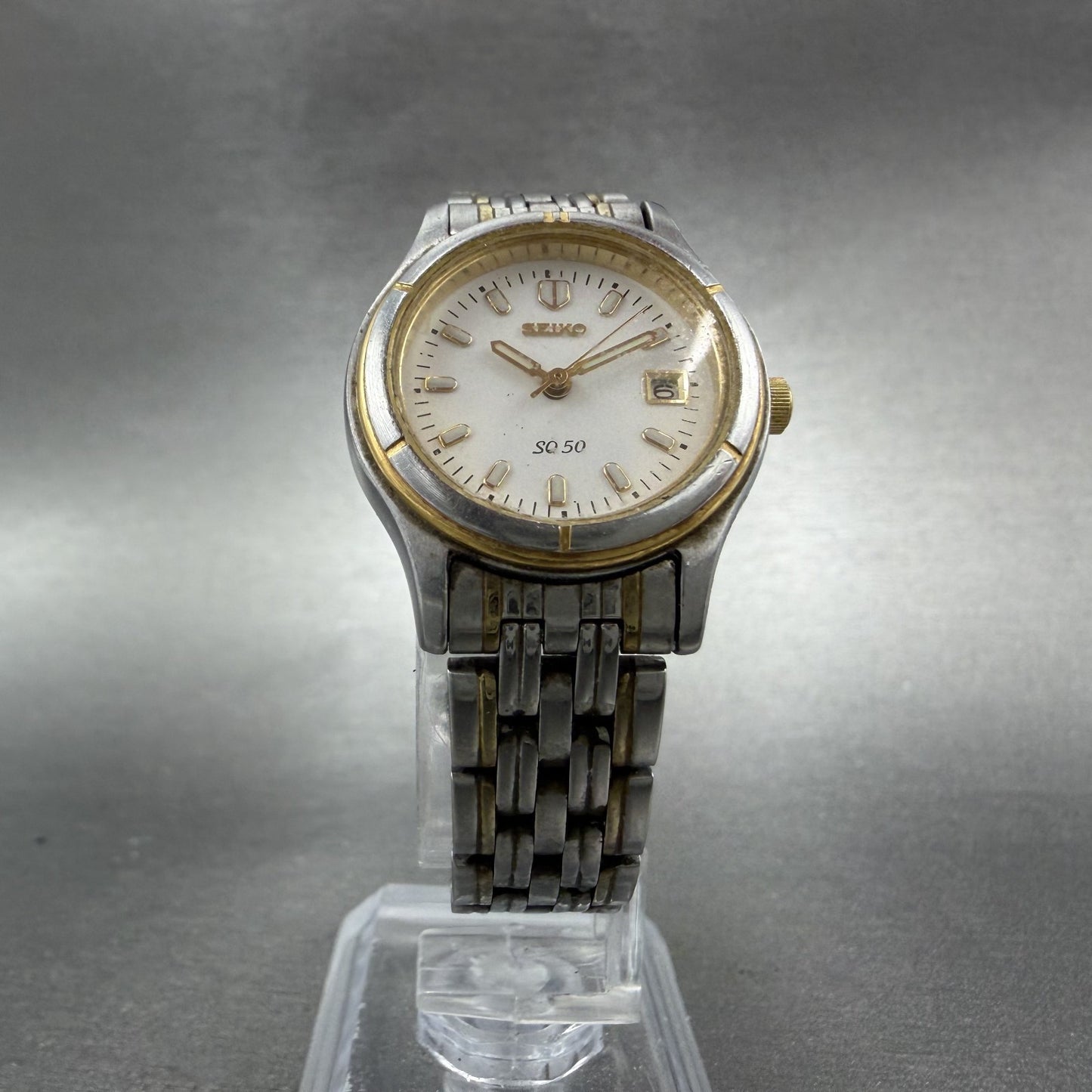 Seiko SQ 50 Watch Women 26mm White Dial Two Tone Date 7N82-0530 New Battery5
