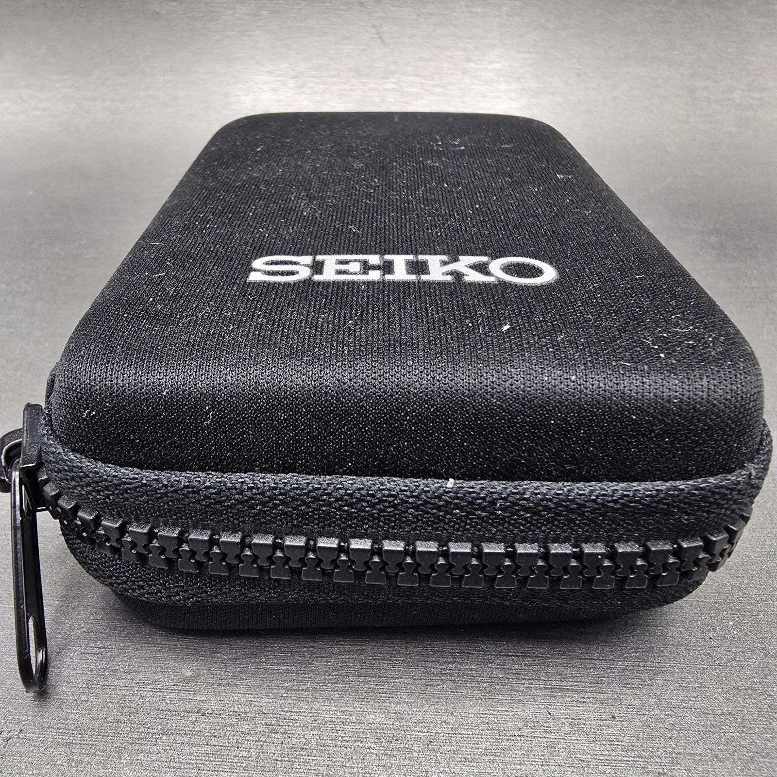 Seiko Travel Watch Case Black Fabric Plastic Rectangle Zipper1