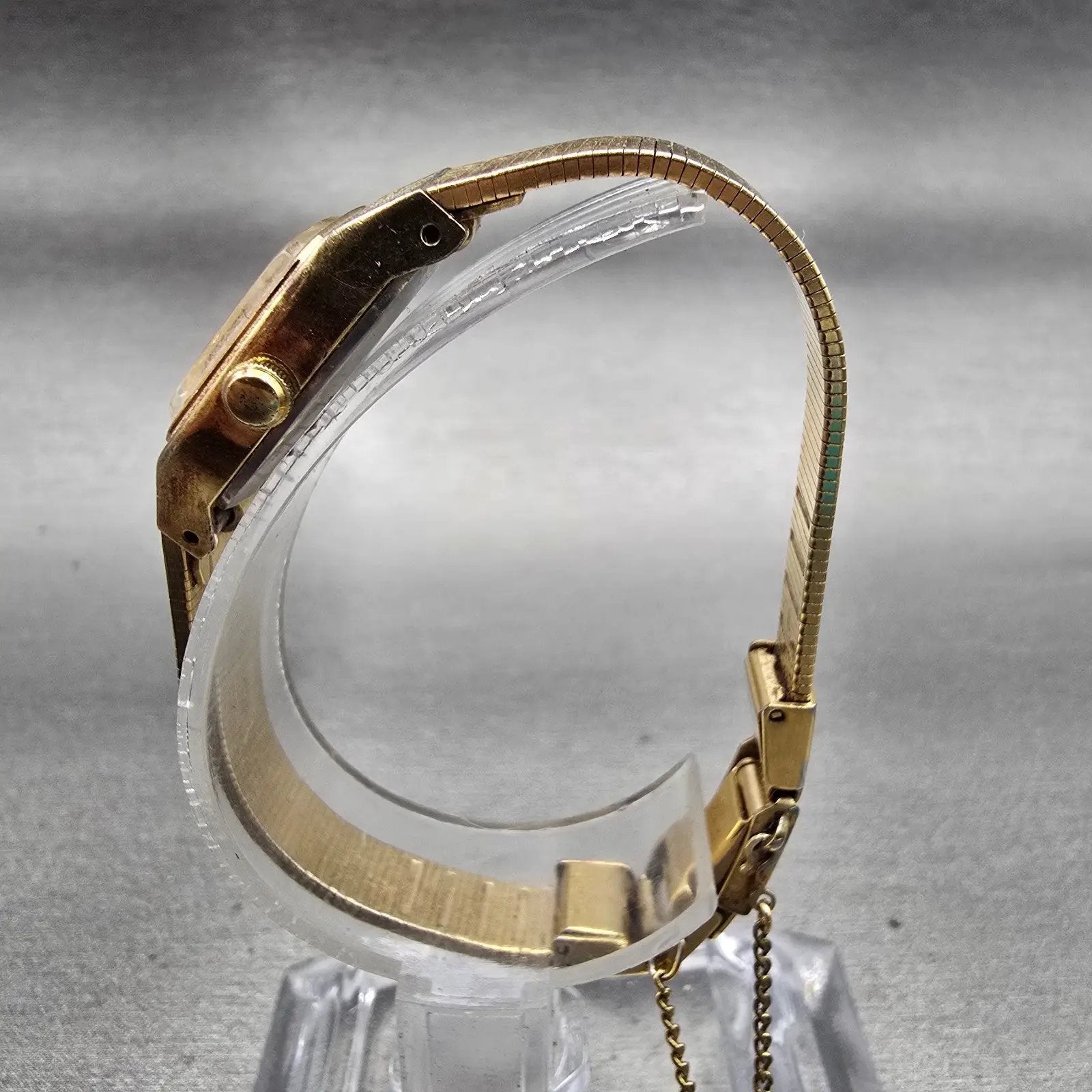 Seiko Watch Women 17mm Champagne Dial Gold Tone Rectangle 5421-5029 New BatteryP6