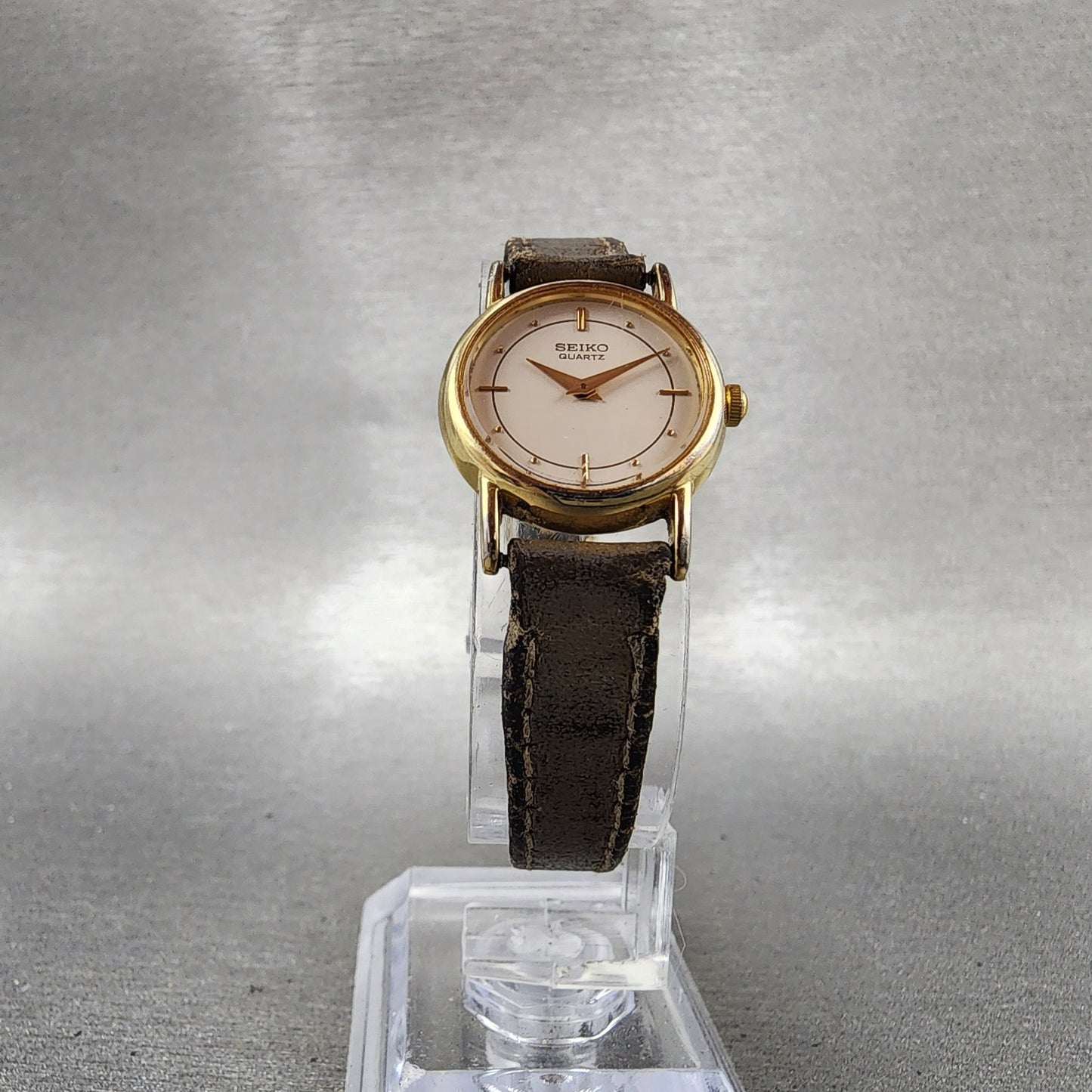 Seiko Watch Women 20mm White Dial Gold Tone Round 2Y000A10 New Battery6