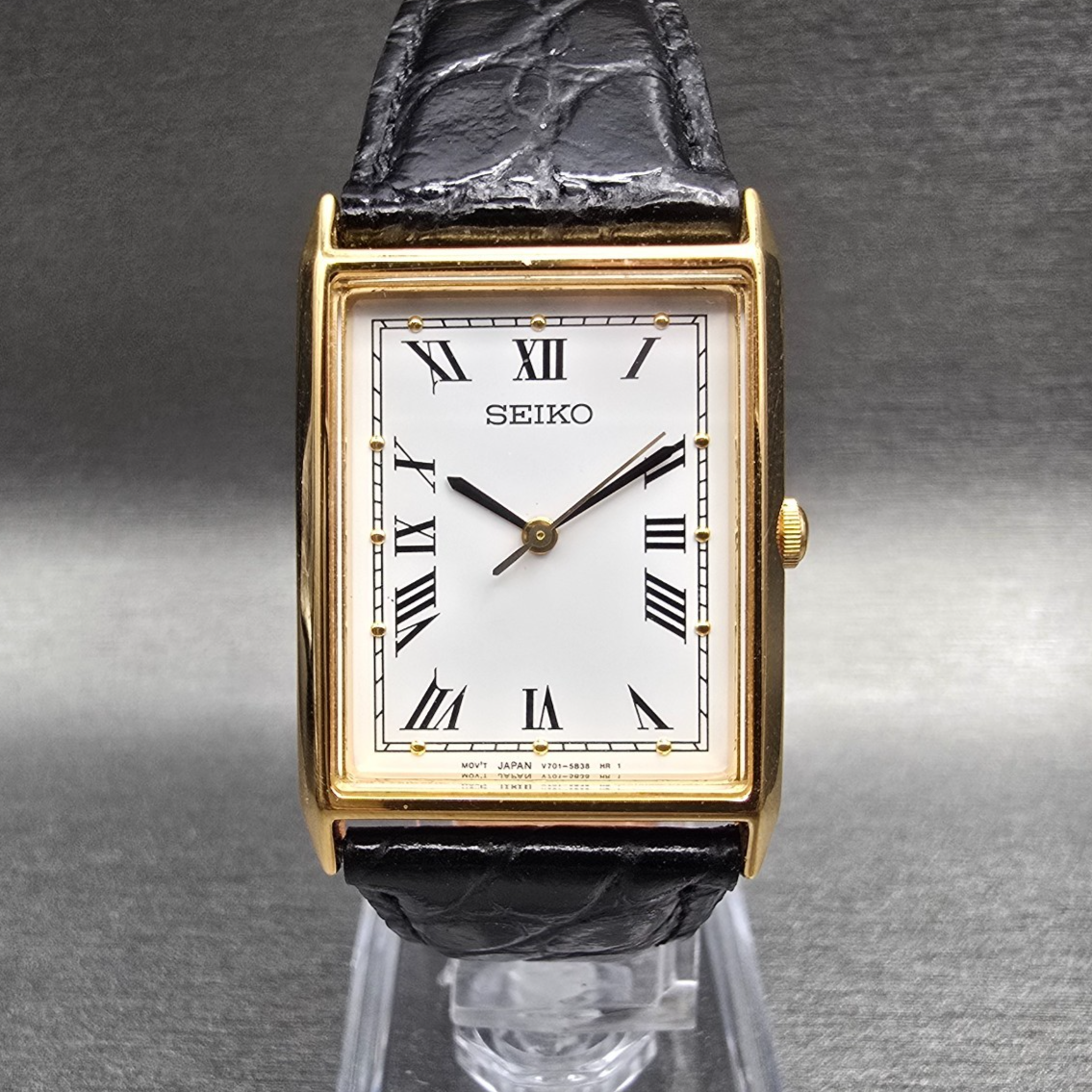 Seiko Tank Watch Men 24mm White Dial Gold Tone Rectangle V701-5E10 New Battery0