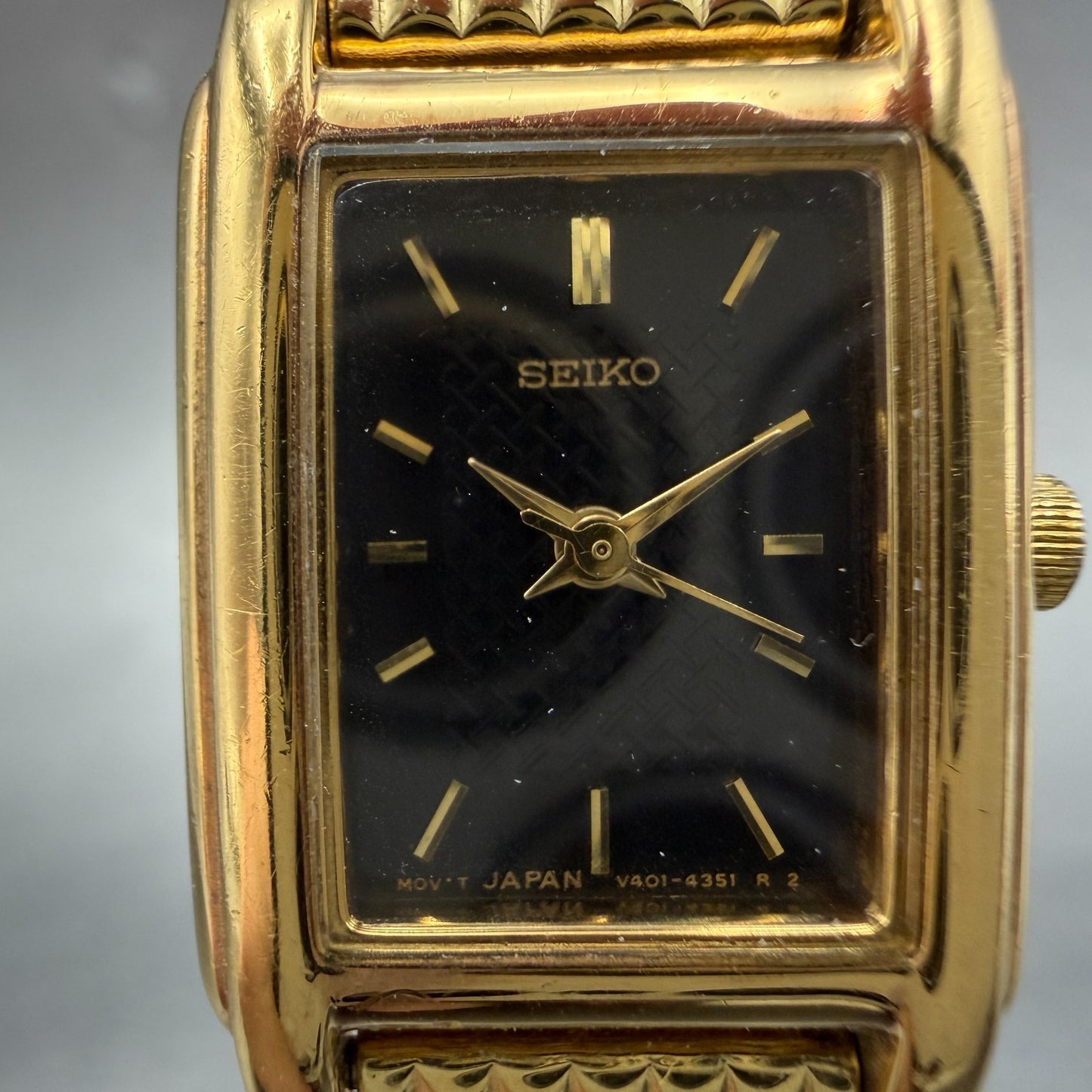 Seiko Tank Watch Women 18mm Black Dial Gold Tone Rectangle V401-5650 New Batt JO1