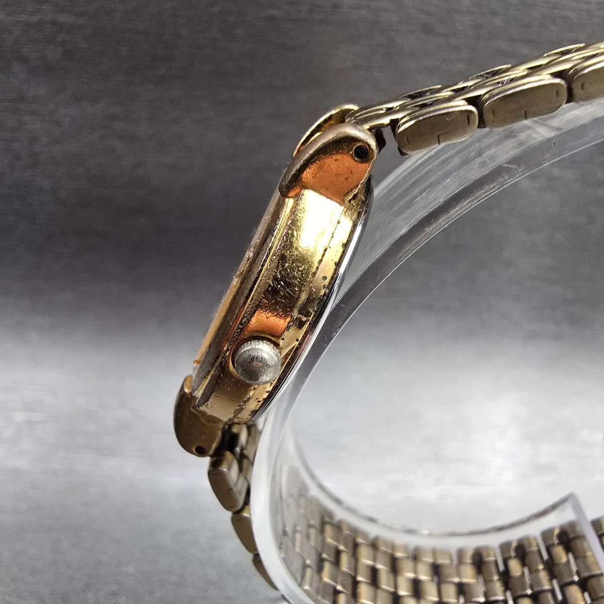 Seiko Watch Women 24mm White Dial Gold Tone Round V701-1781 New Battery VintageL2