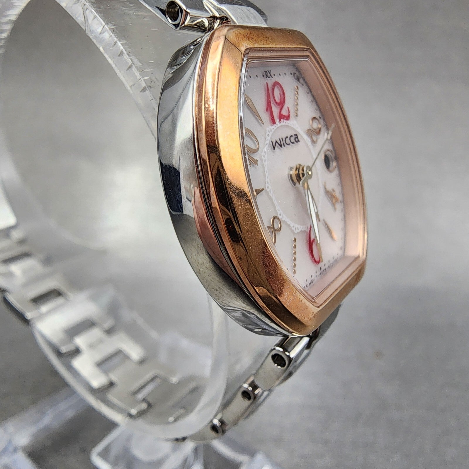 Citizen Wicca Watch Women 25mm Pink Dial Two Tone Date Atomic H0F8R007840 Works5