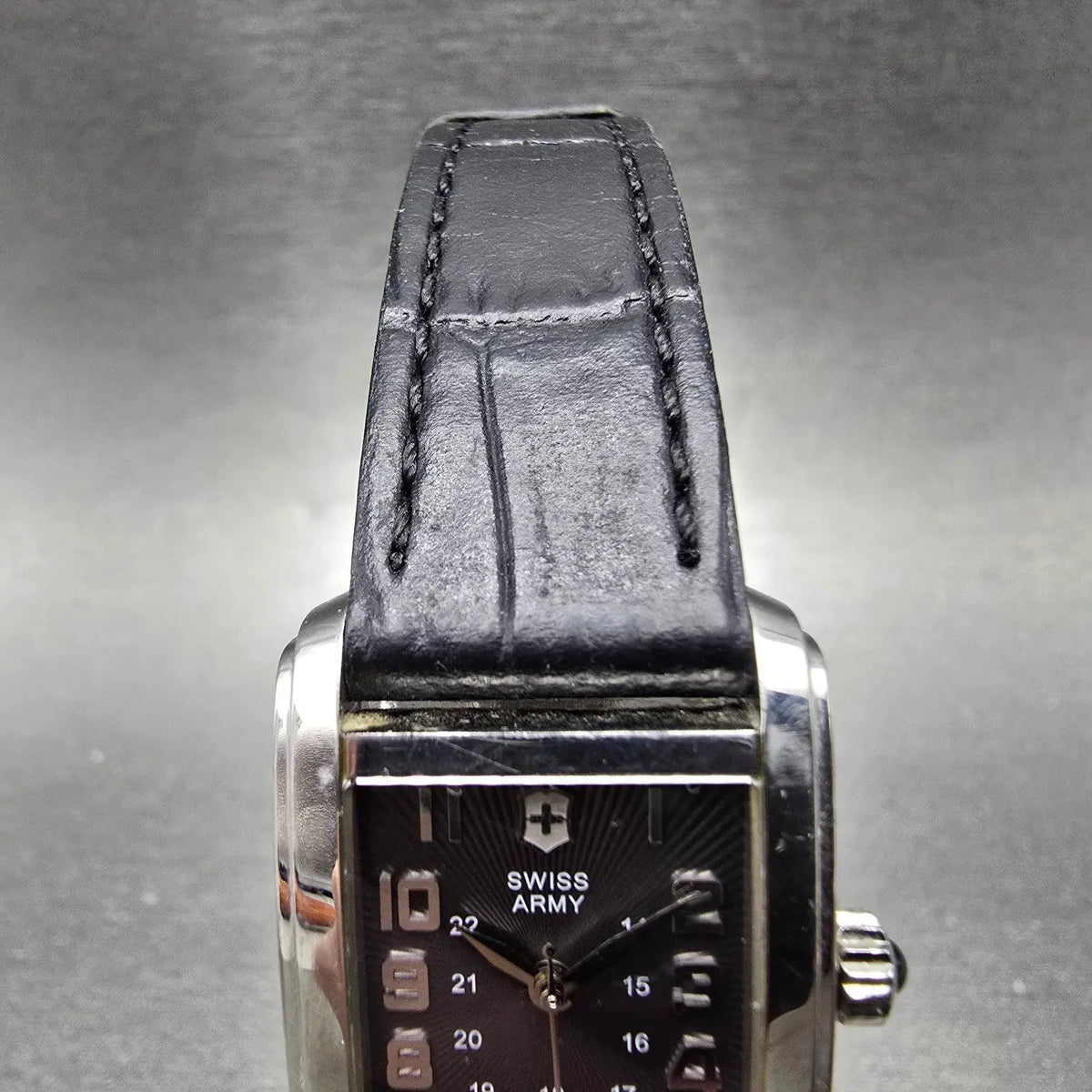 Victorinox Swiss Army Vivante Tank Watch Women 21mm Gray Dial Steel New BatteryL4