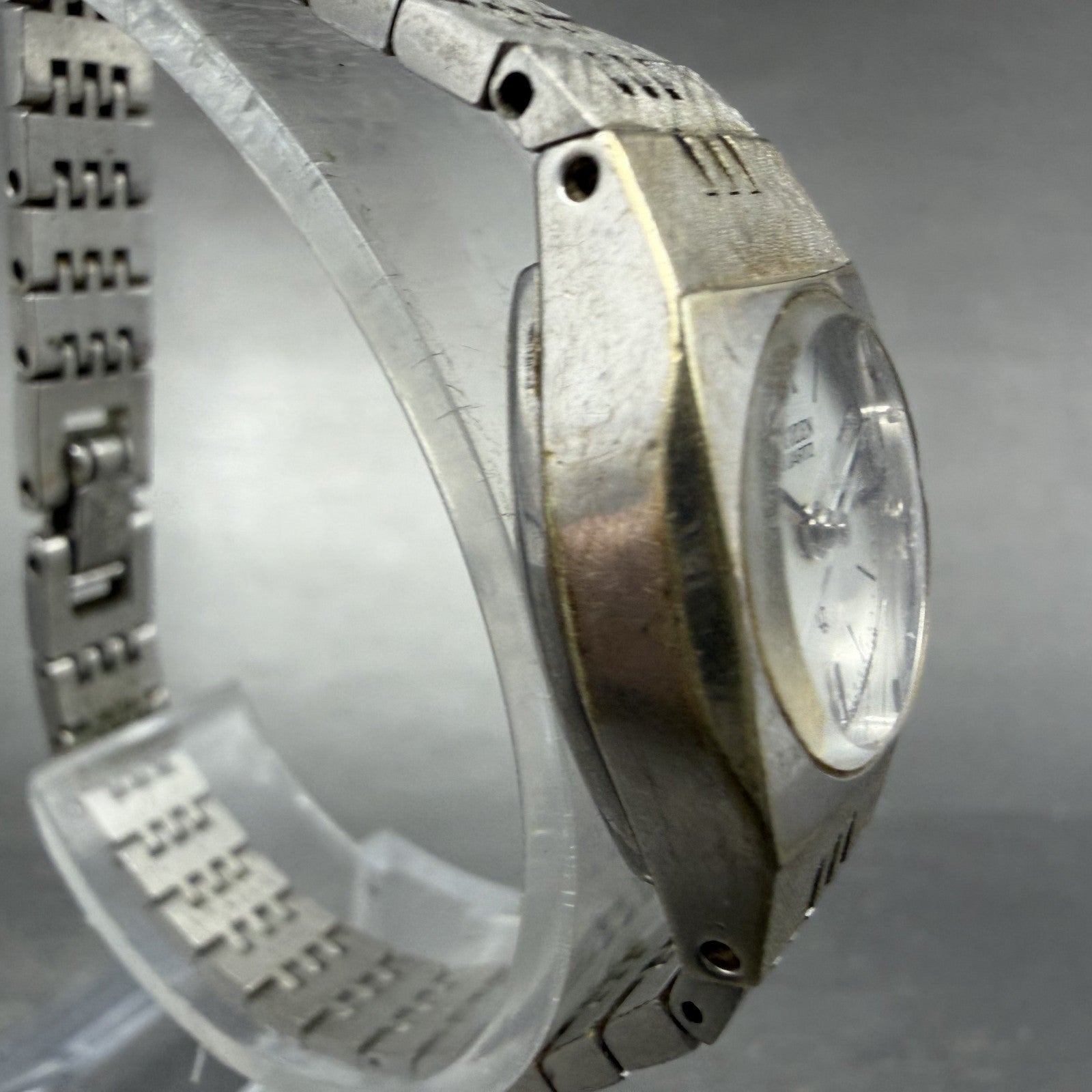 Citizen CQ Watch Women 18m Silver Dial Silver Tone Round 4-040457 New Battery VT3
