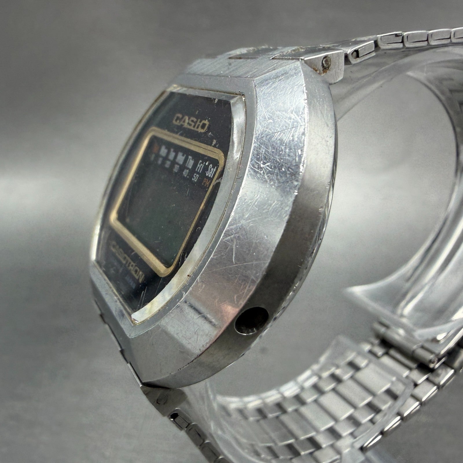 Casio casiotron O-11 Watch Men 36mm Digital Steel Daydate Round NO BACK PARTS3